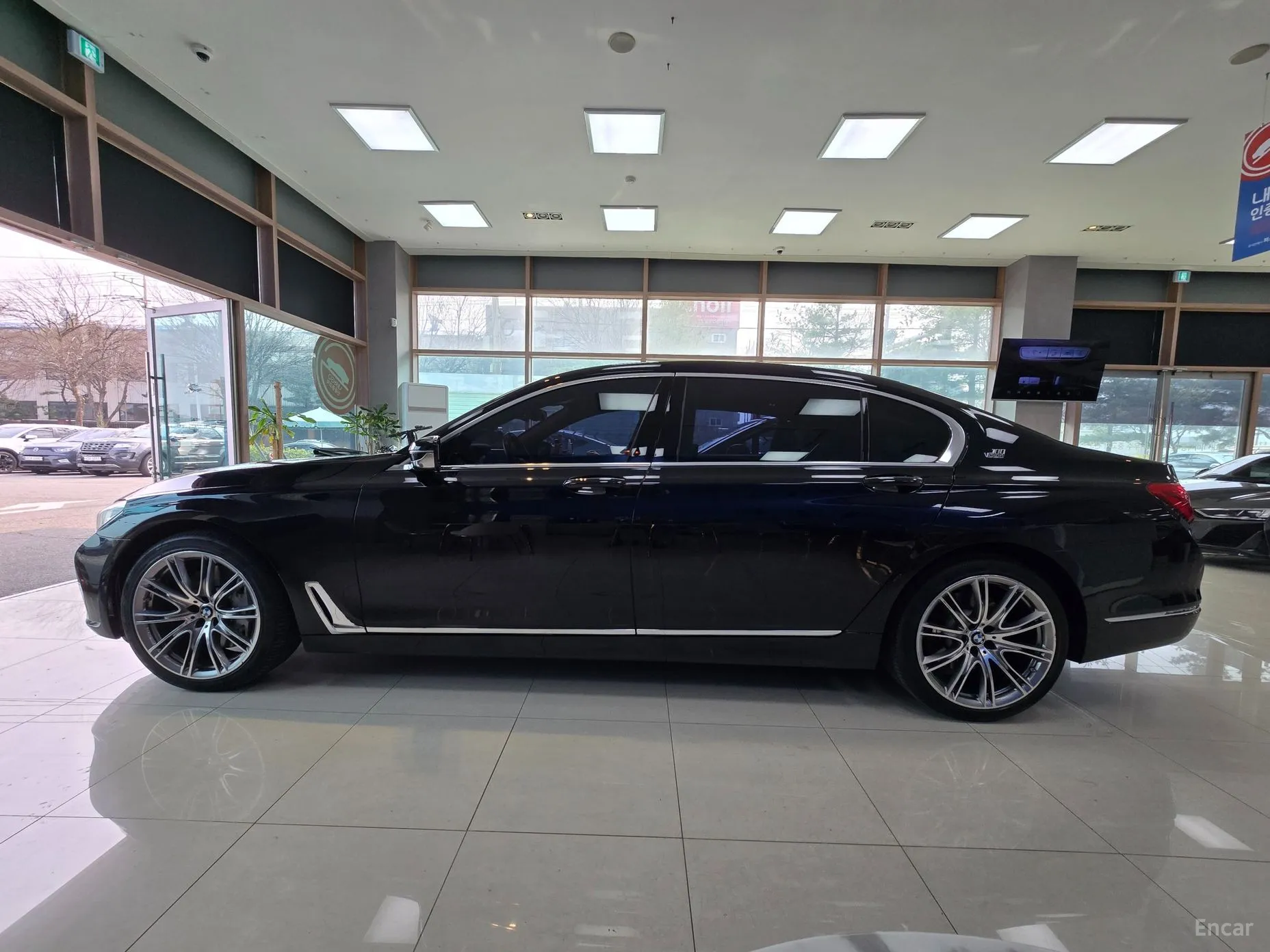 BMW 7 Series (G11) превью 3