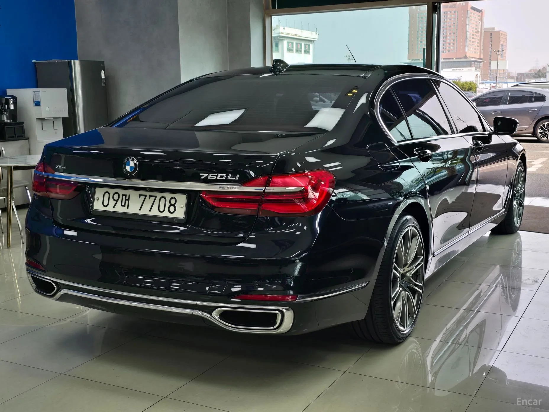 BMW 7 Series (G11) превью 6