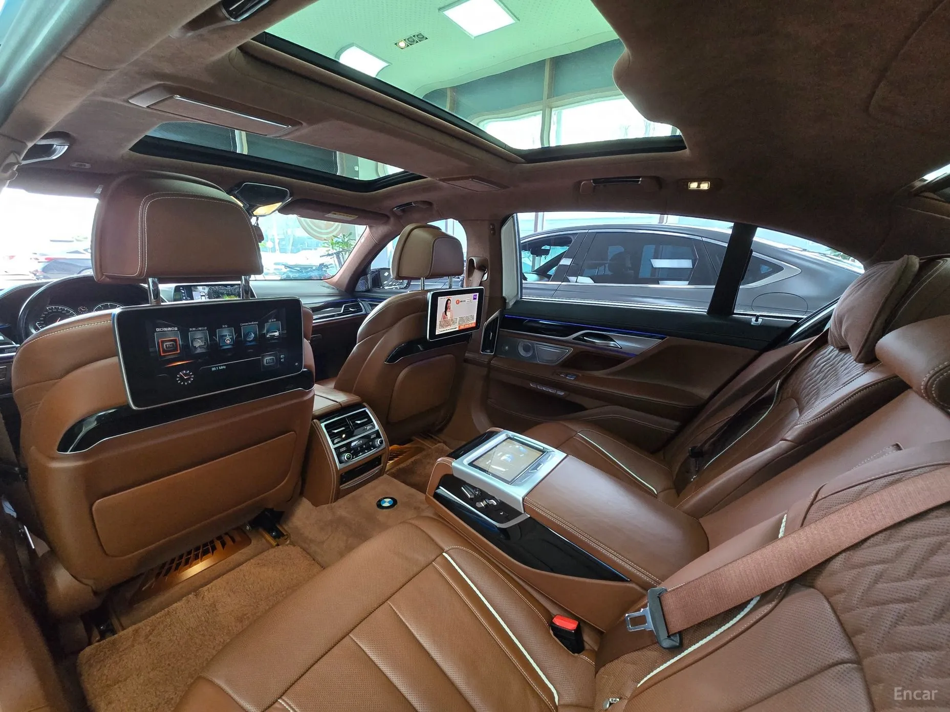 BMW 7 Series (G11) превью 9