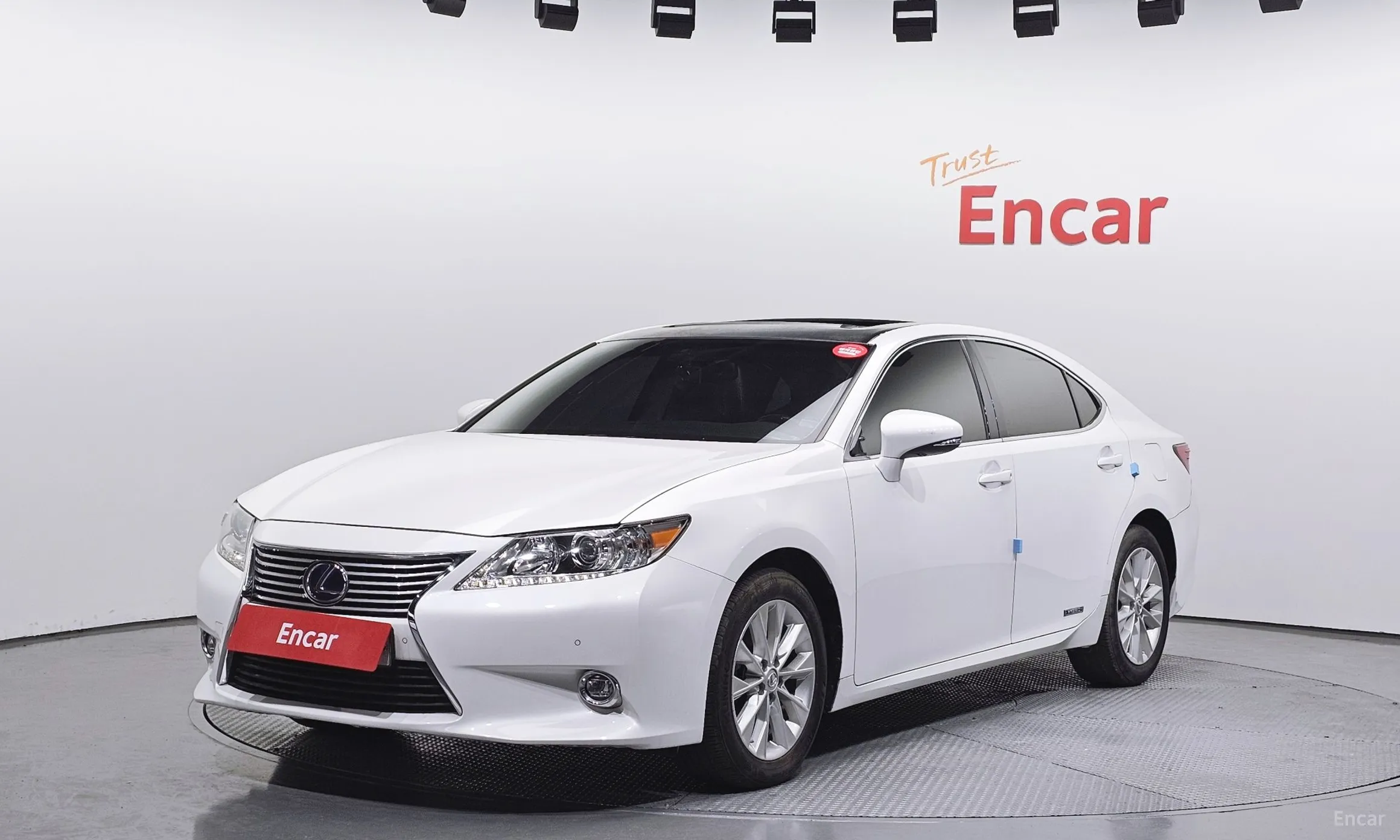 Lexus New ES300h