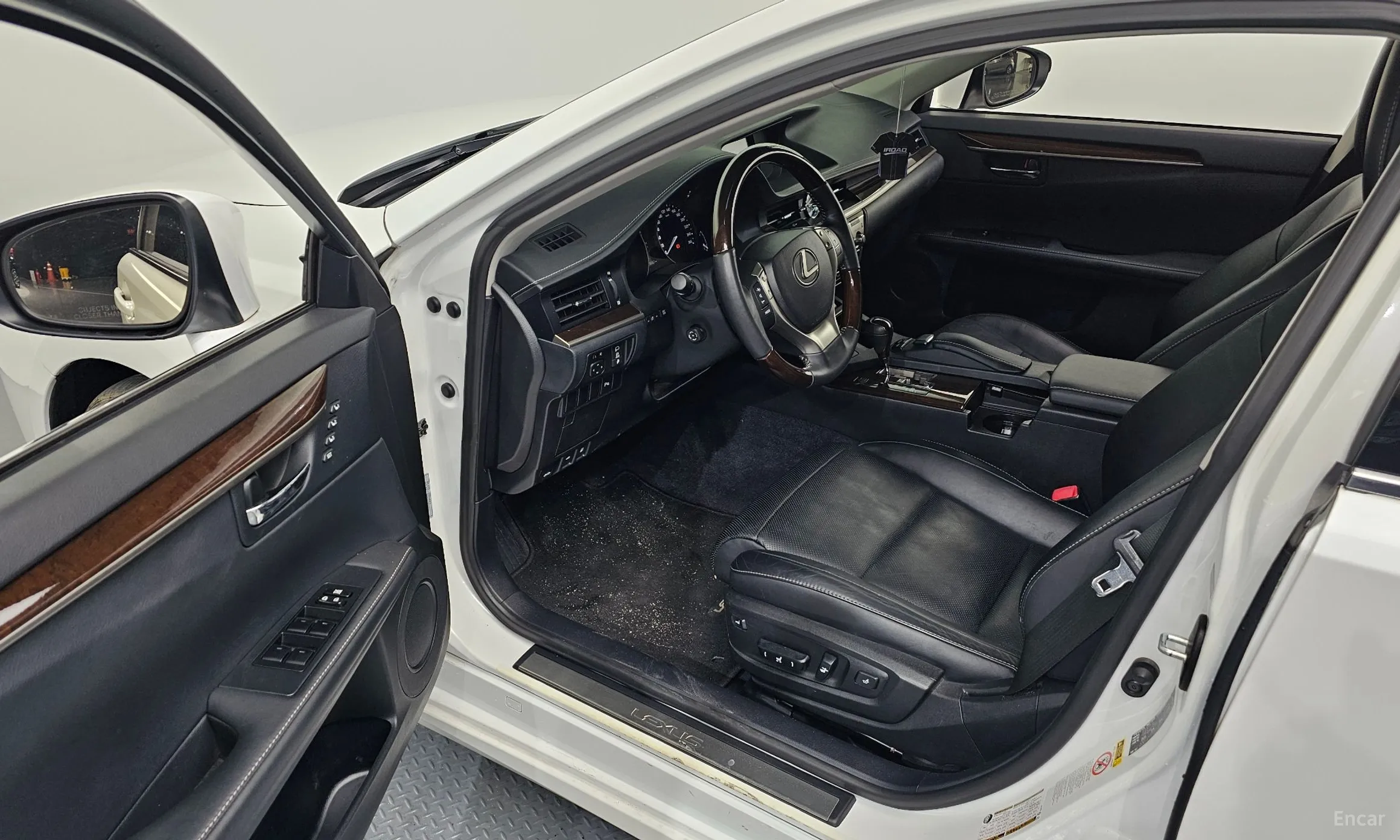 Lexus New ES300h превью 10