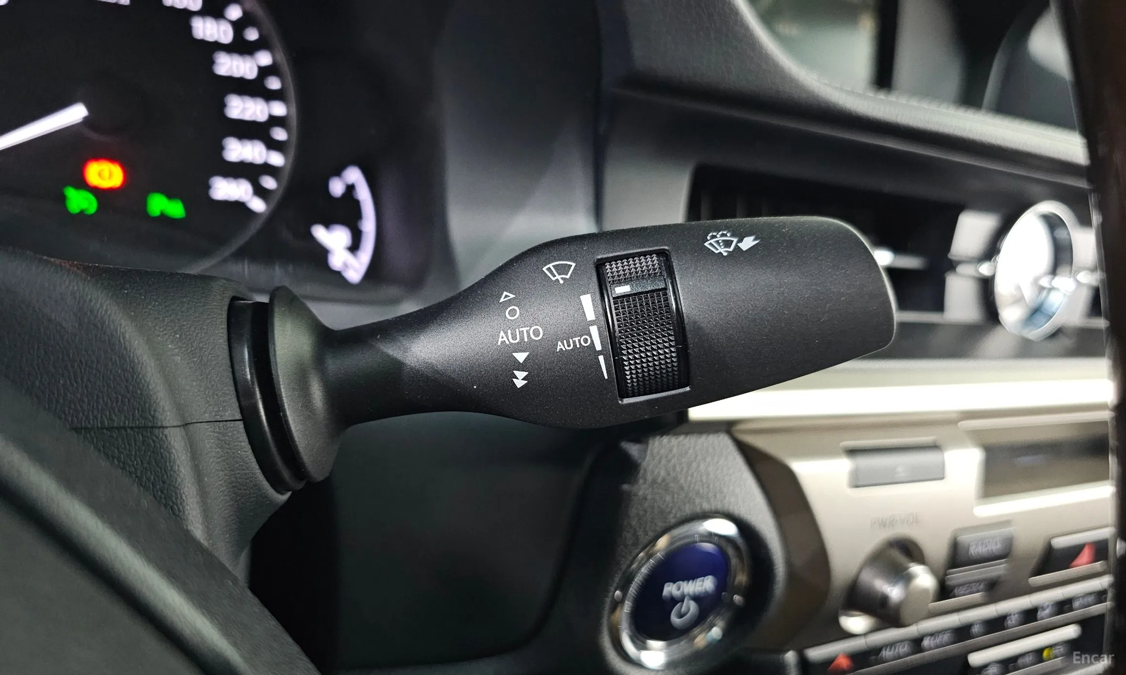 Lexus New ES300h превью 15