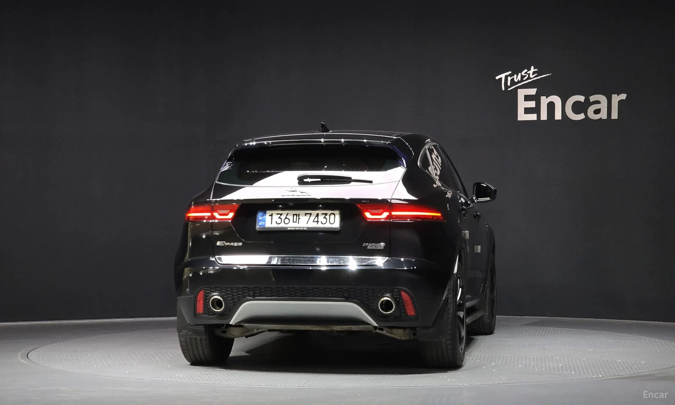 Jaguar E-PACE превью 4
