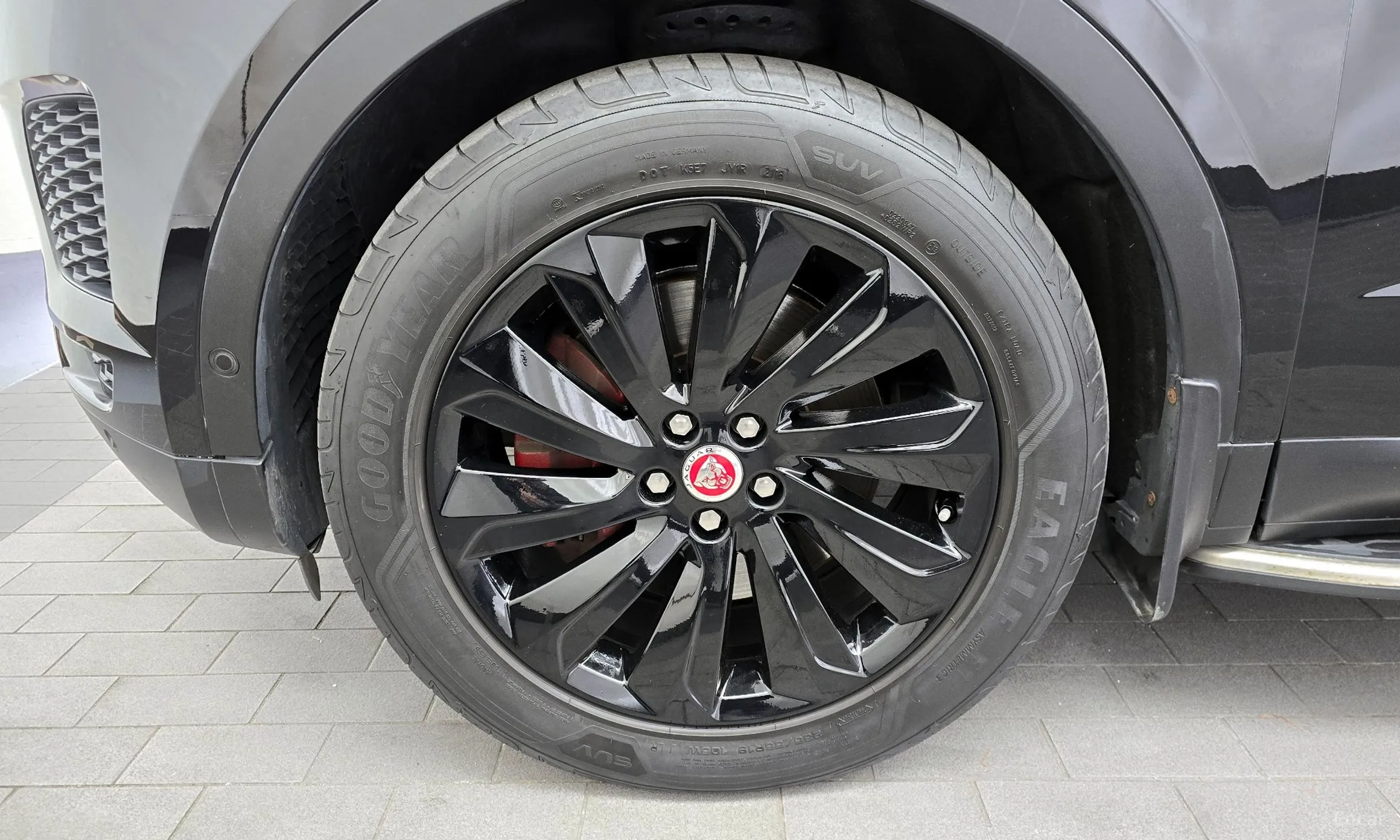 Jaguar E-PACE превью 5