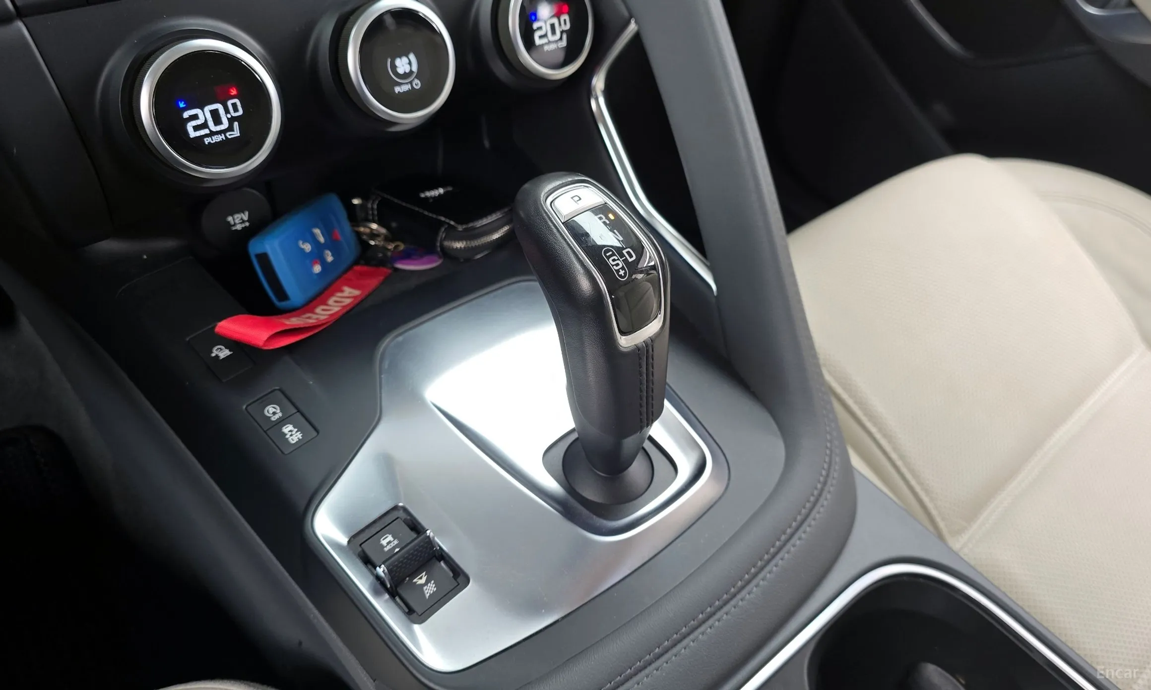 Jaguar E-PACE превью 9