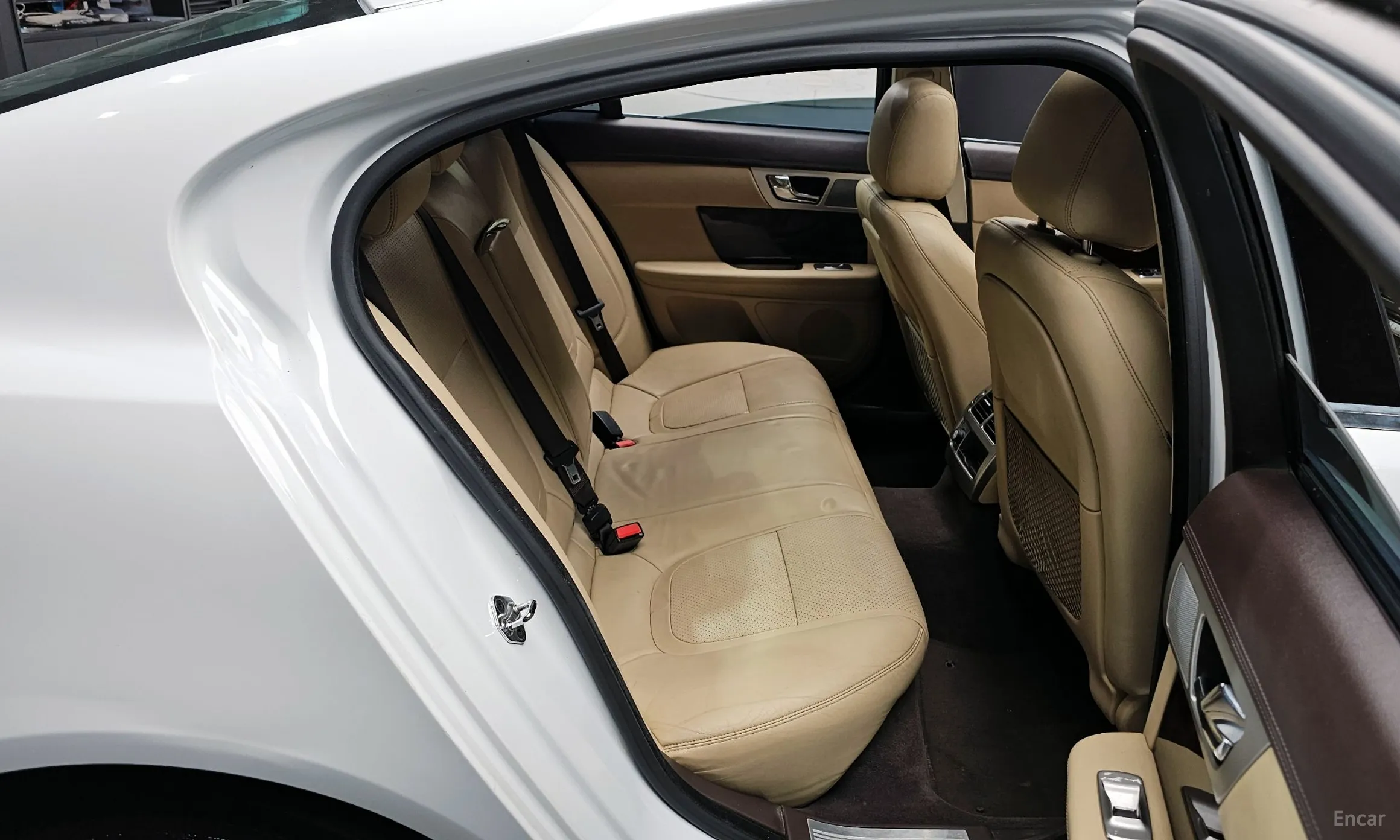 Jaguar New XF превью 11