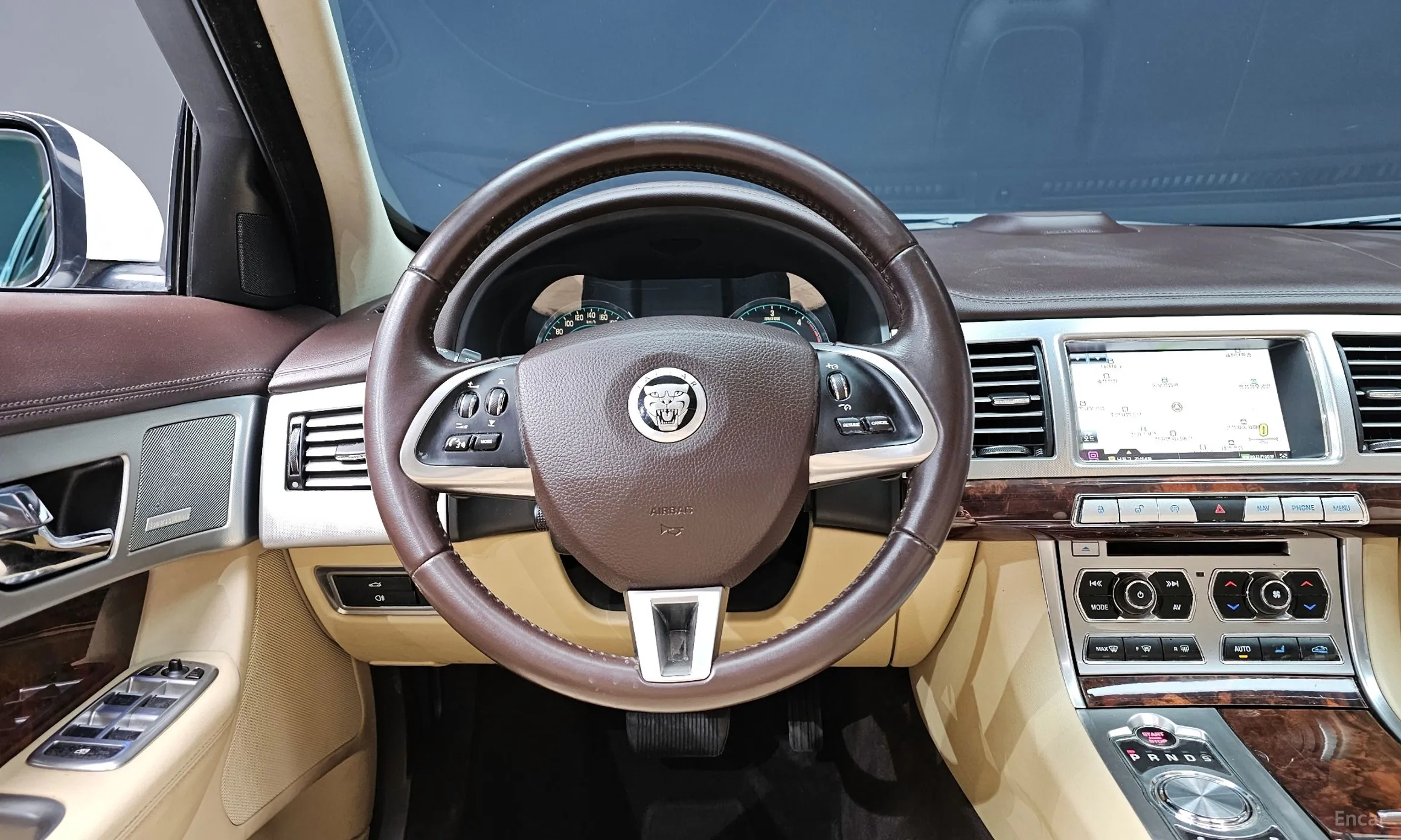 Jaguar New XF превью 13