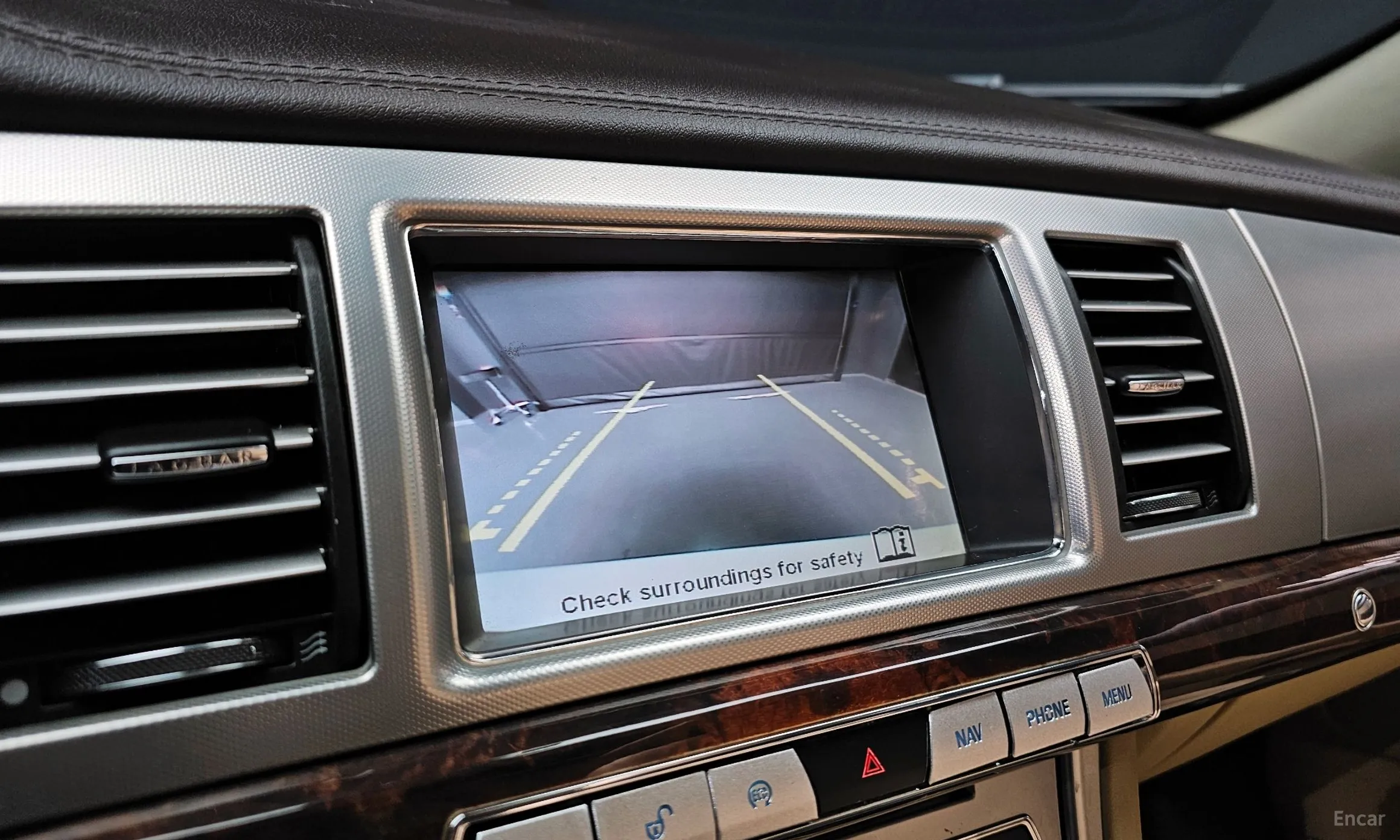 Jaguar New XF превью 15