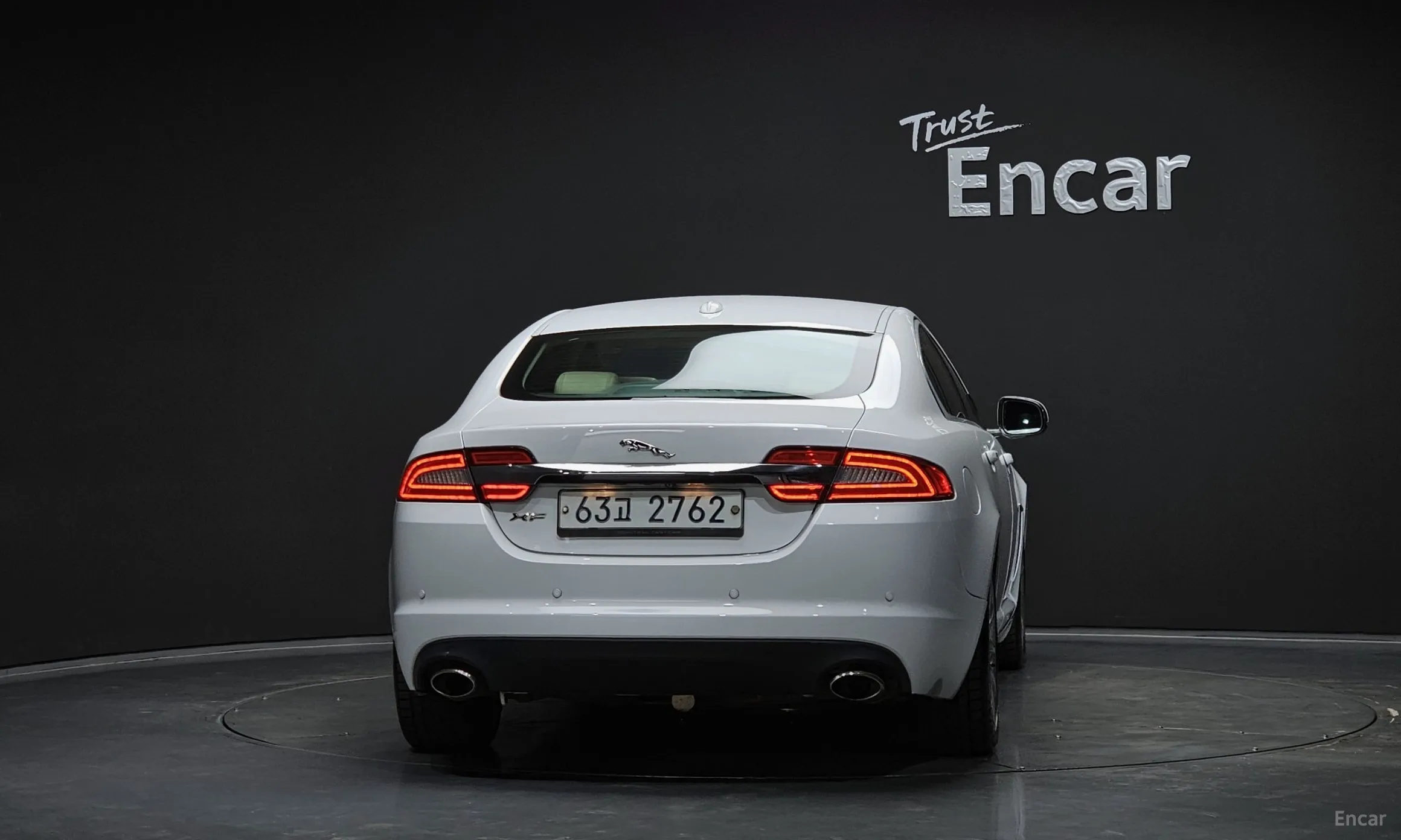 Jaguar New XF превью 4