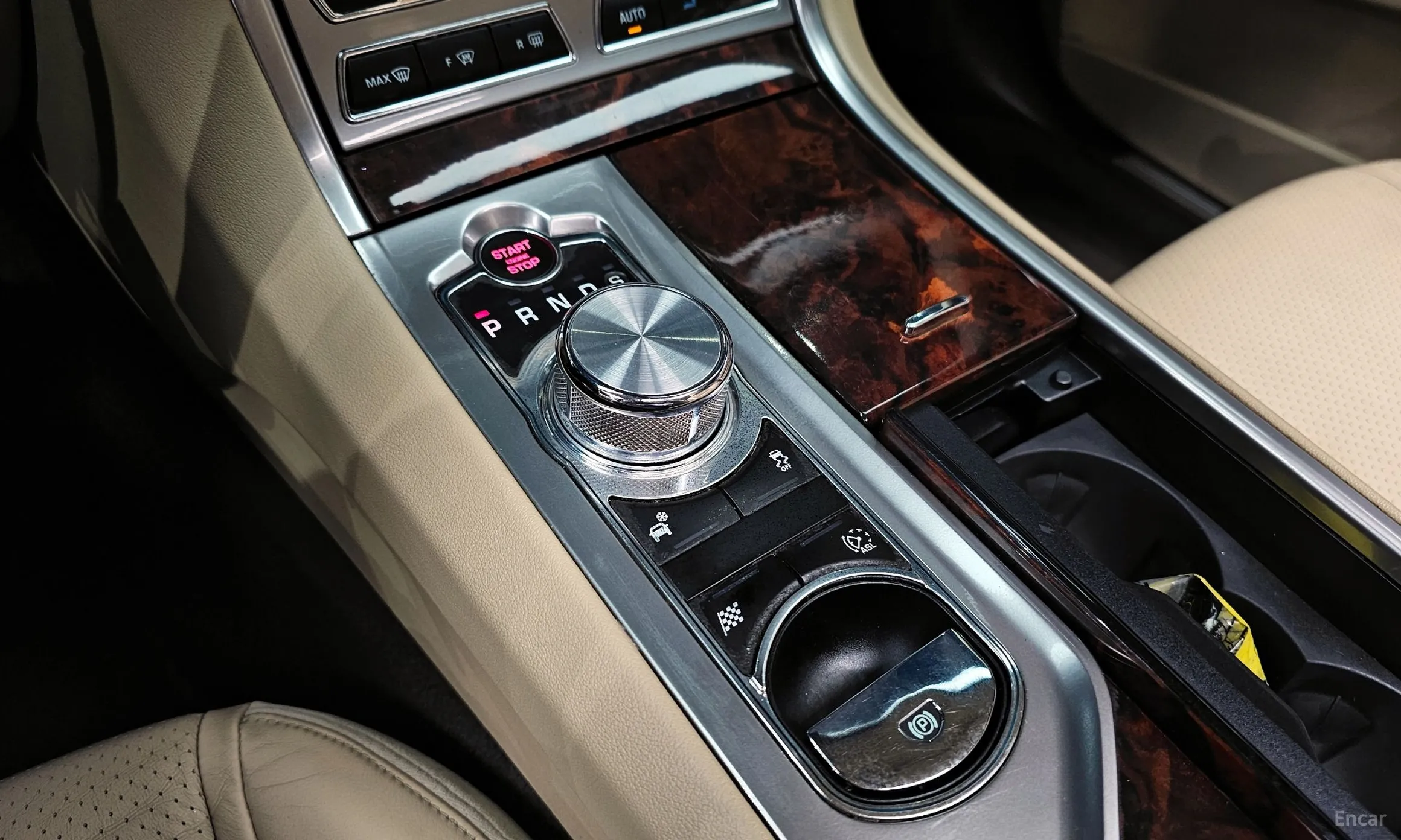 Jaguar New XF превью 9