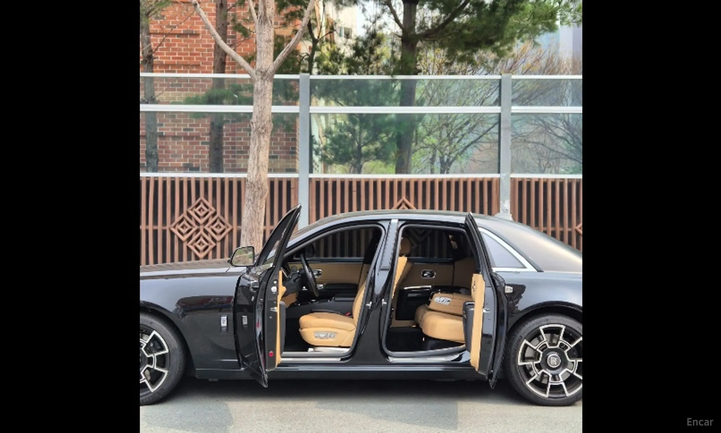 Rolls-Royce Ghost превью 15