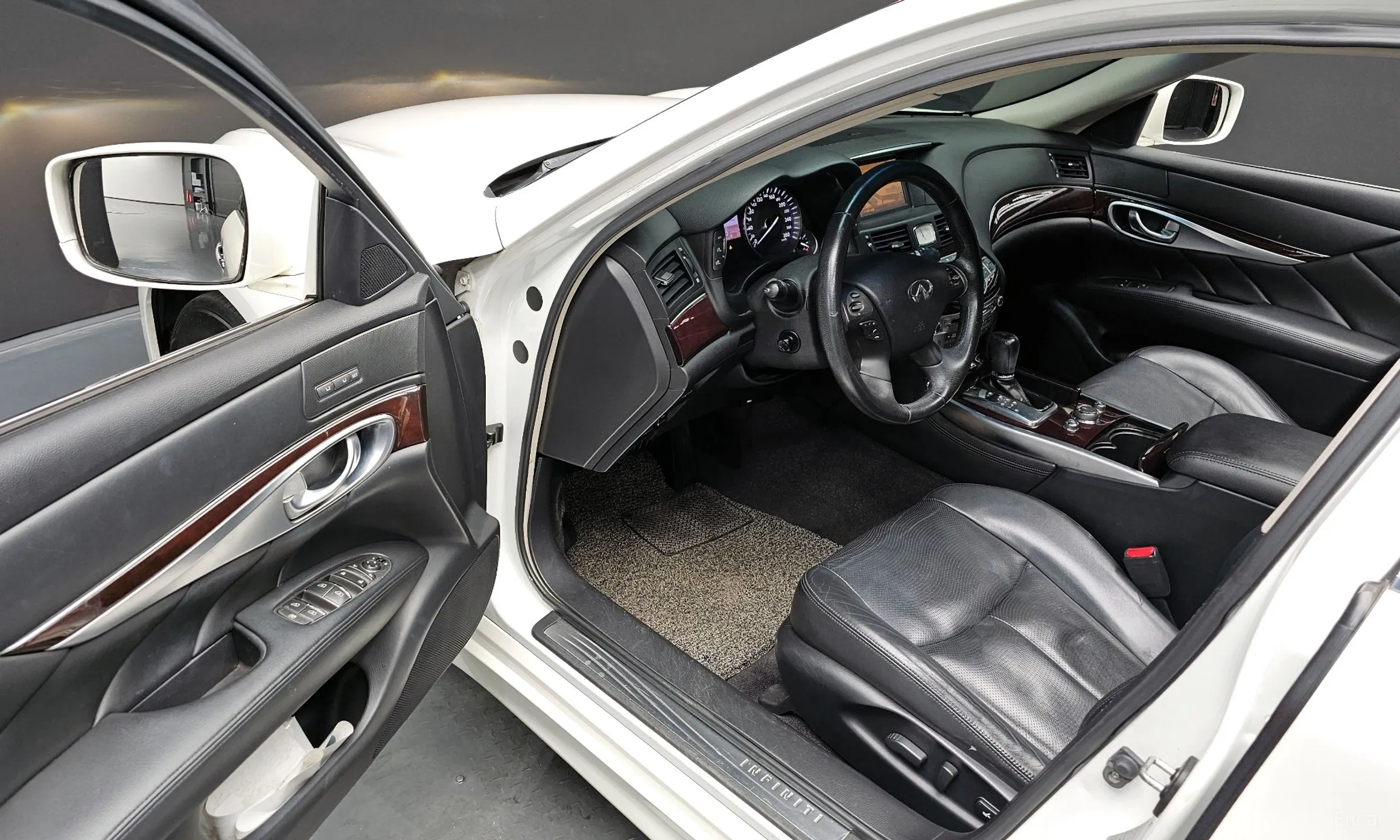 Infiniti M37 превью 12