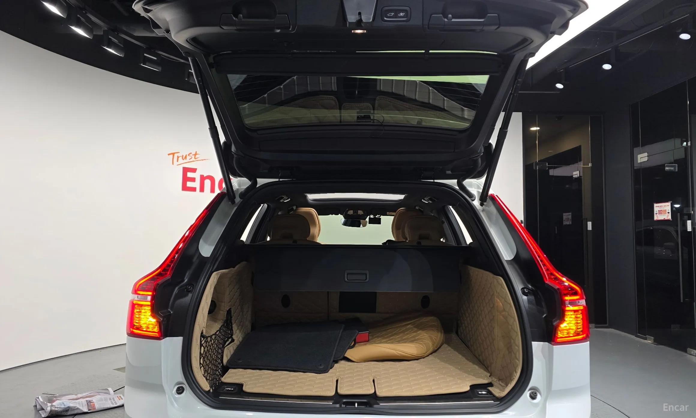 Volvo XC60 Gen 2 превью 20