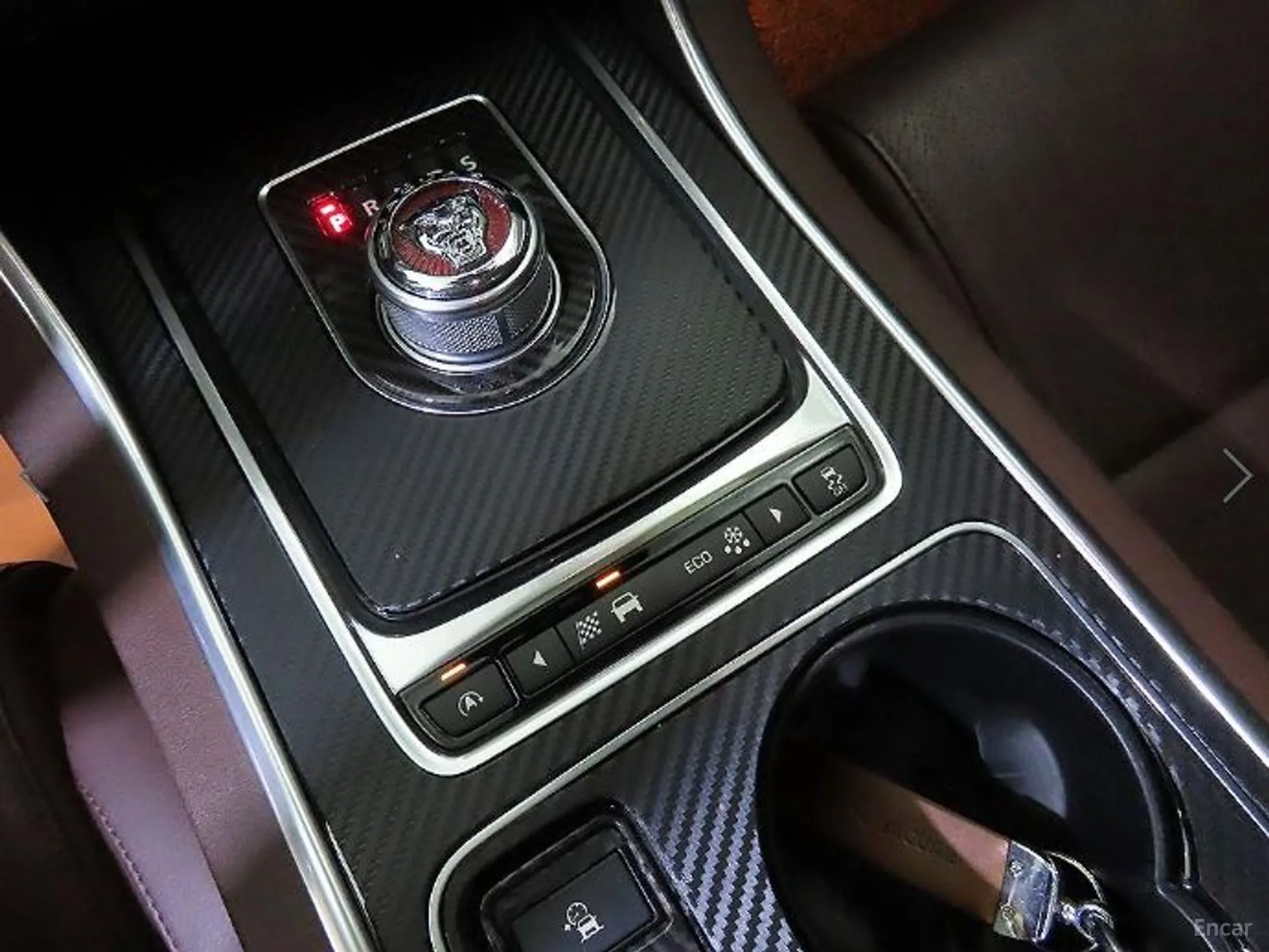 Jaguar XE превью 12