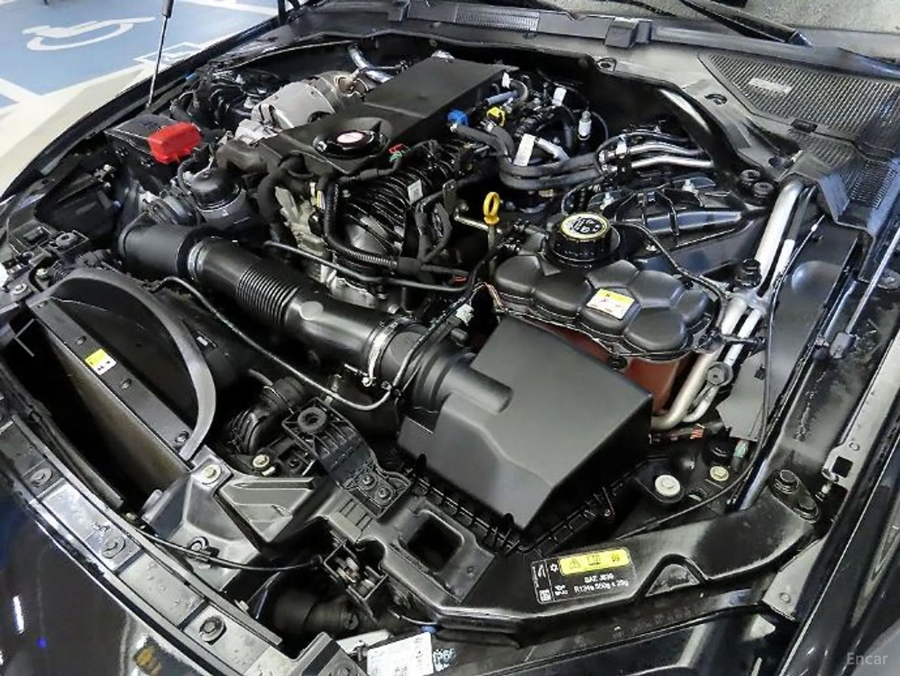 Jaguar XE превью 19
