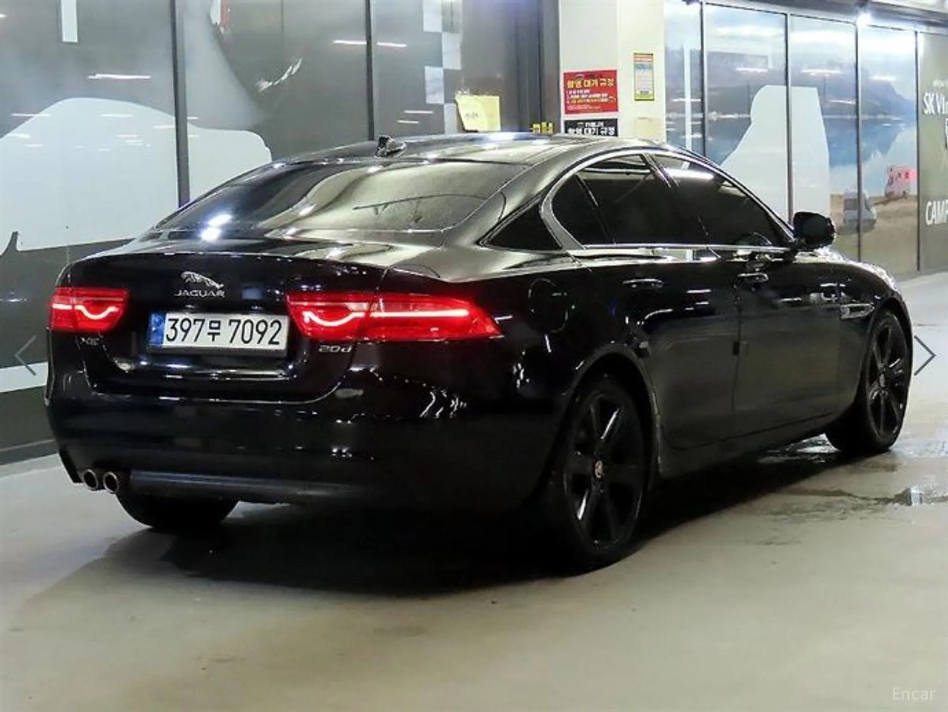 Jaguar XE превью 4