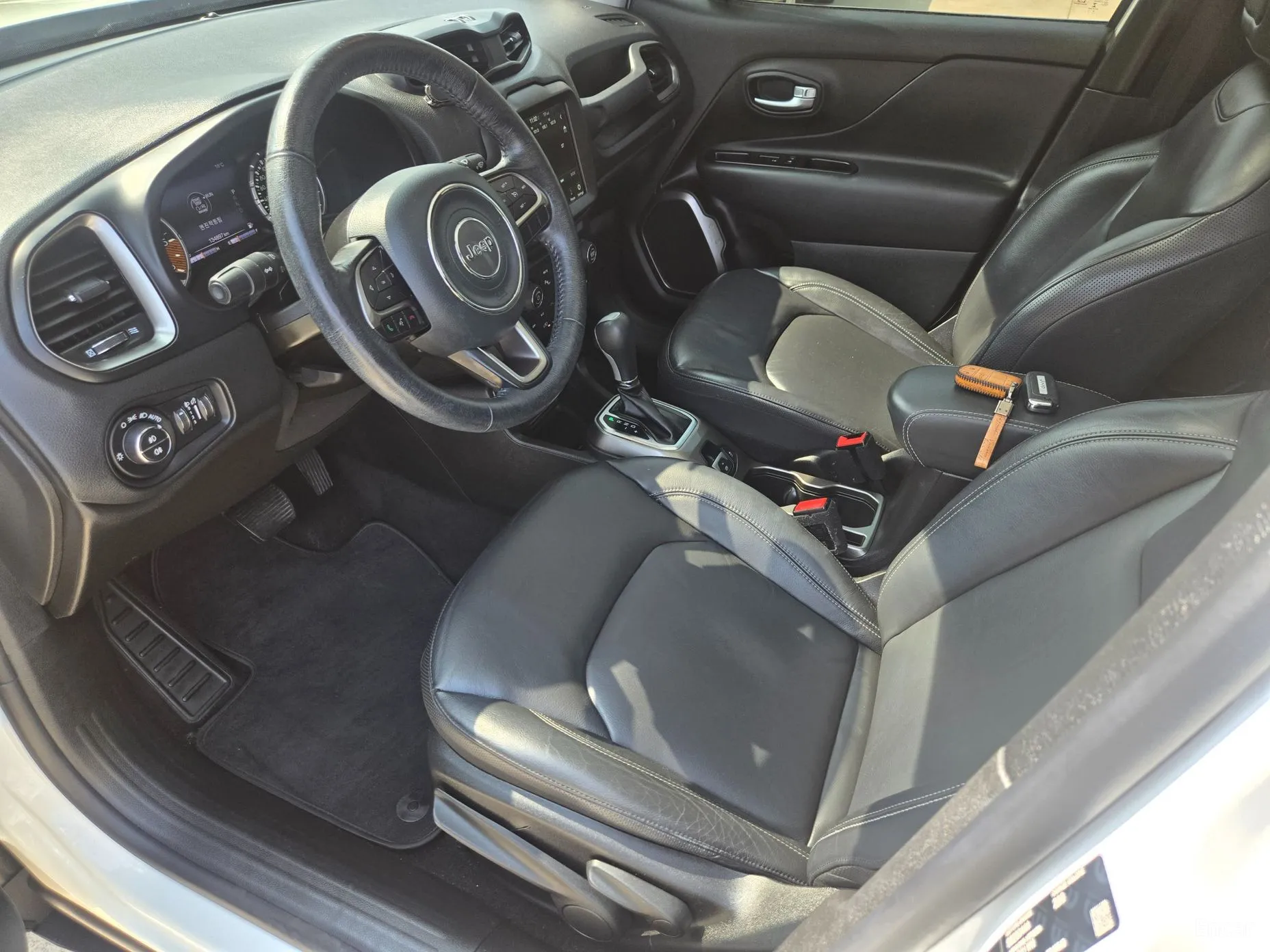 Jeep Renegade превью 10