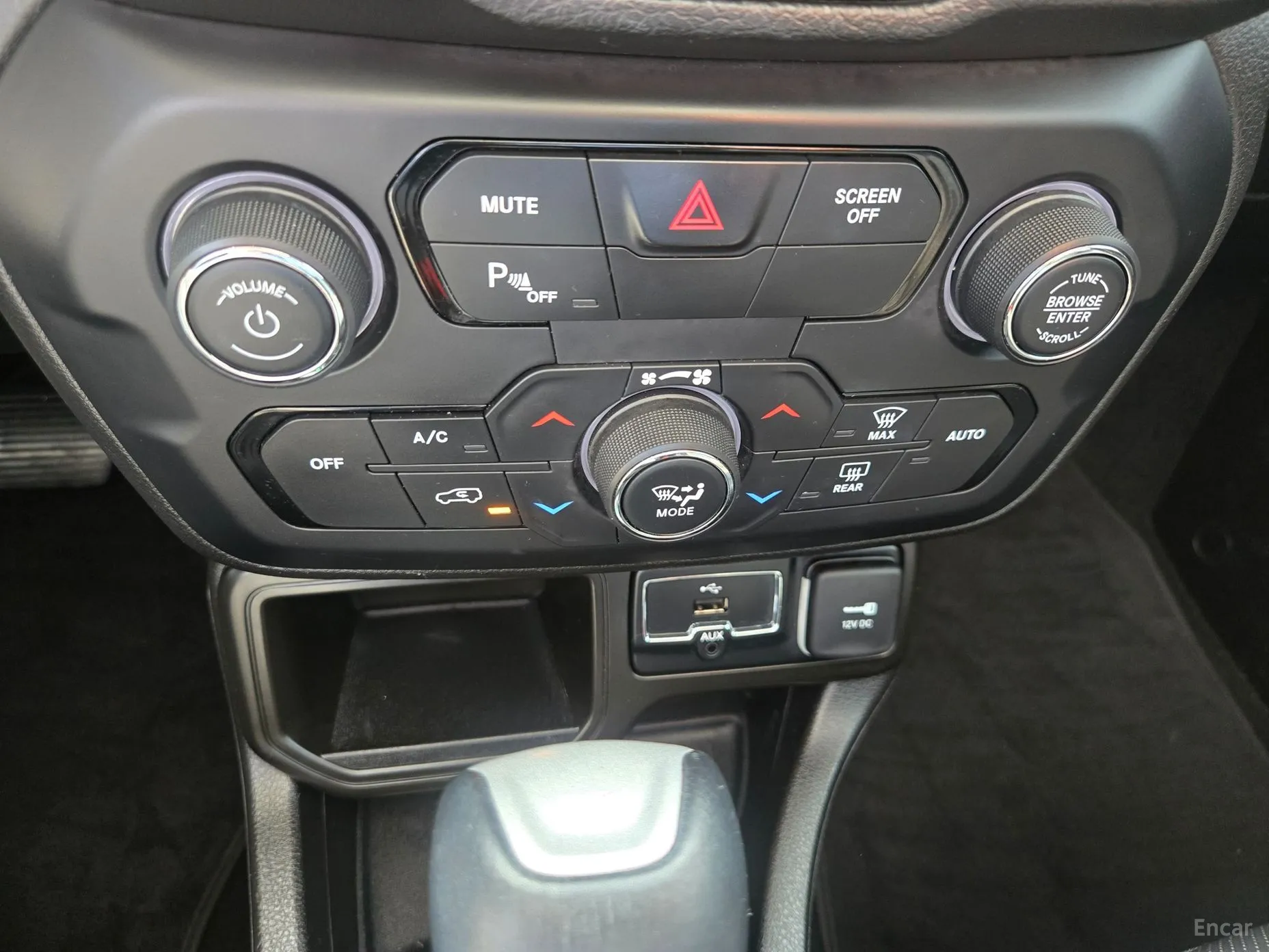 Jeep Renegade превью 14