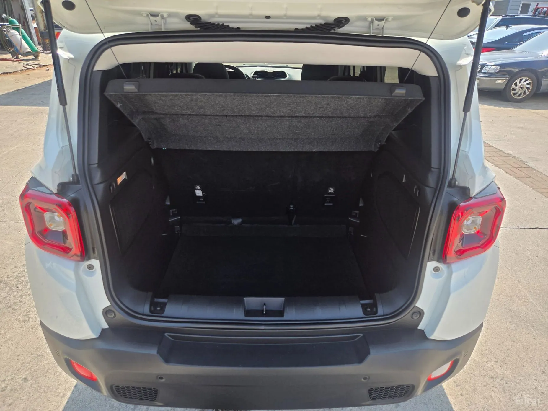 Jeep Renegade превью 20