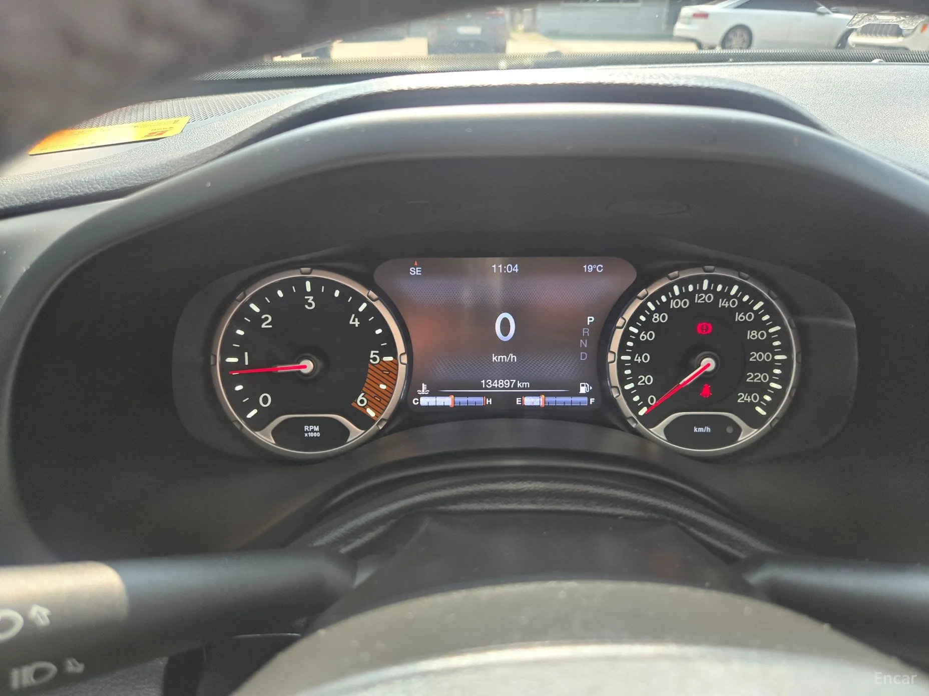 Jeep Renegade превью 8