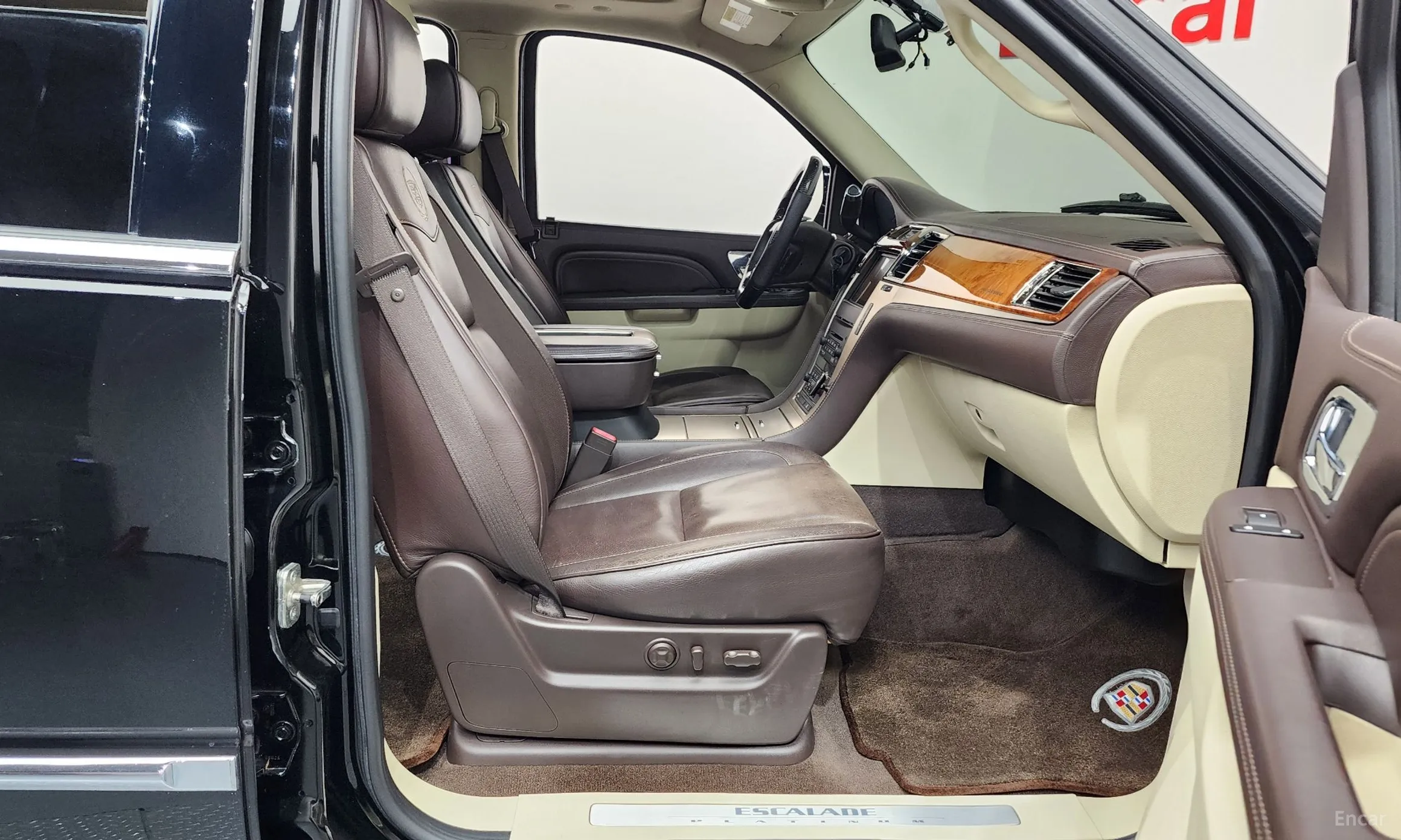 Cadillac Escalade превью 11