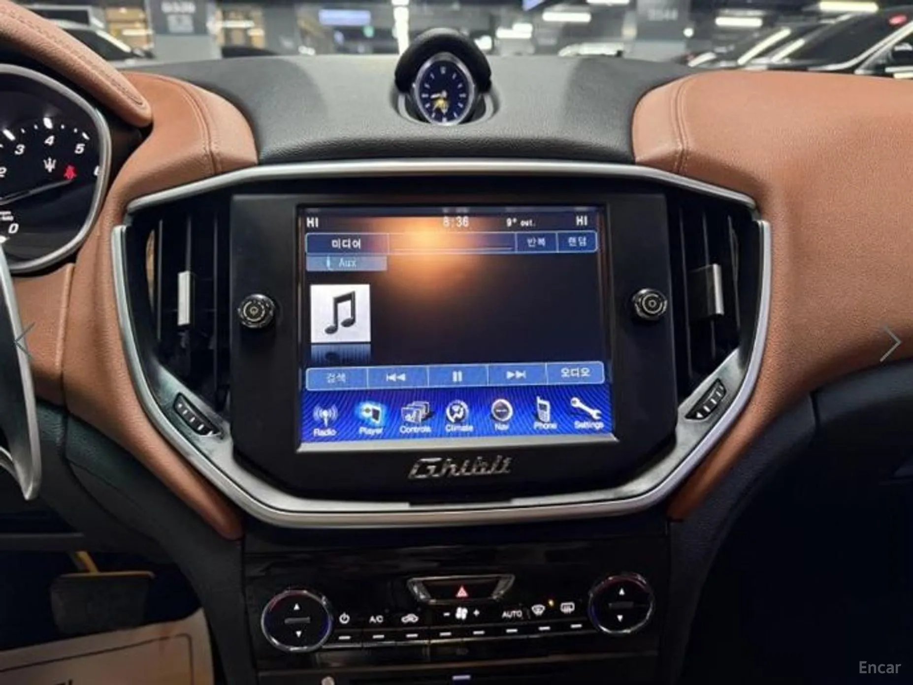 Maserati Ghibli превью 14