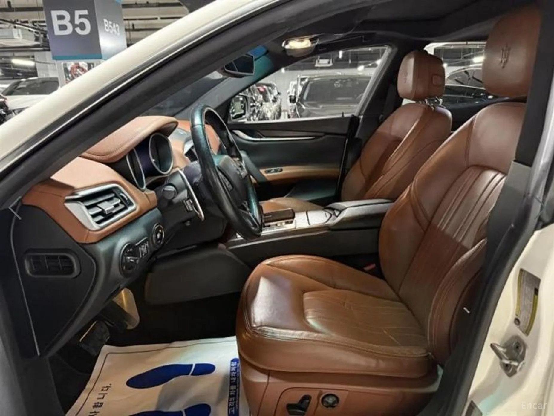 Maserati Ghibli превью 9