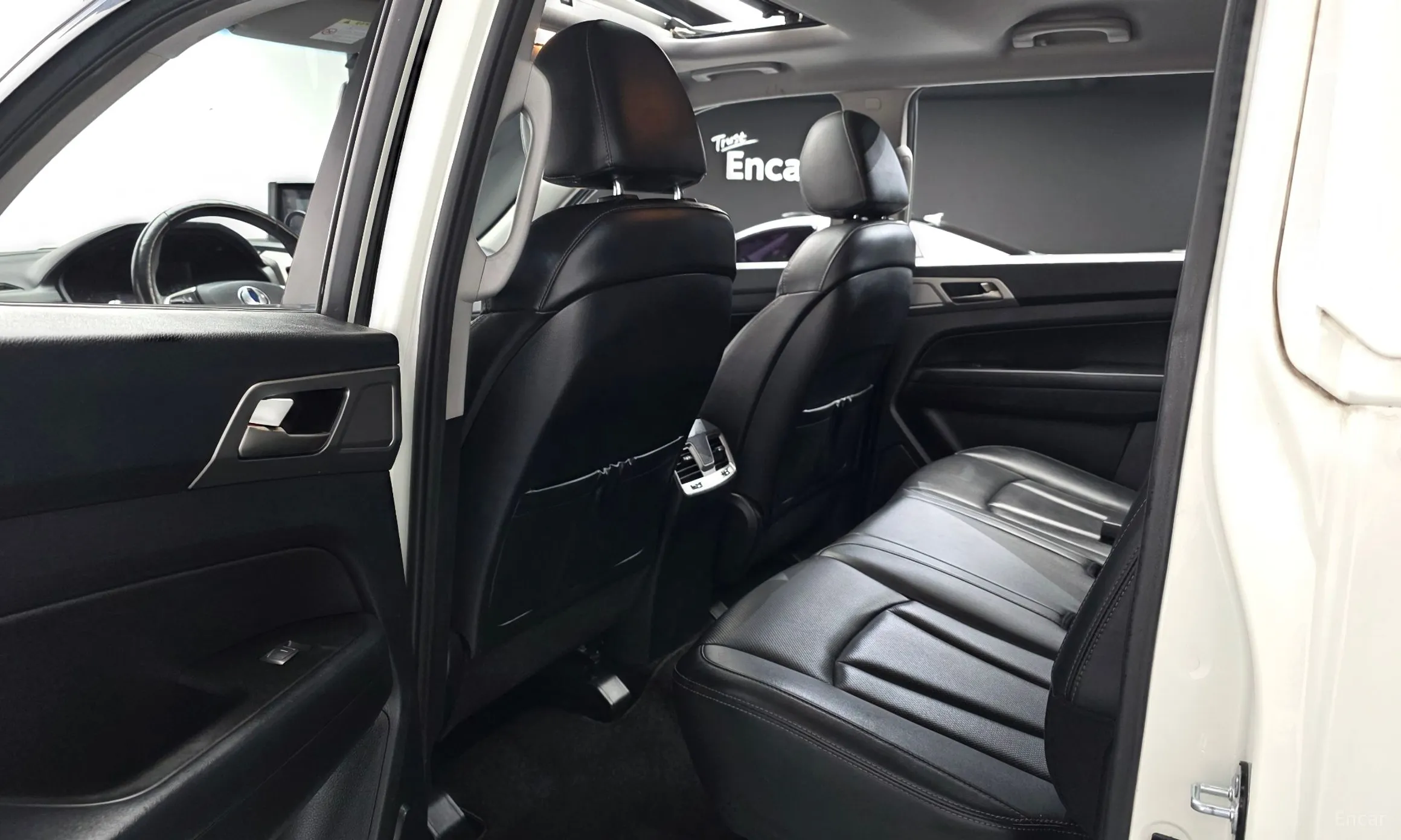 KG Mobility (SsangYong) Rexton Sports превью 12