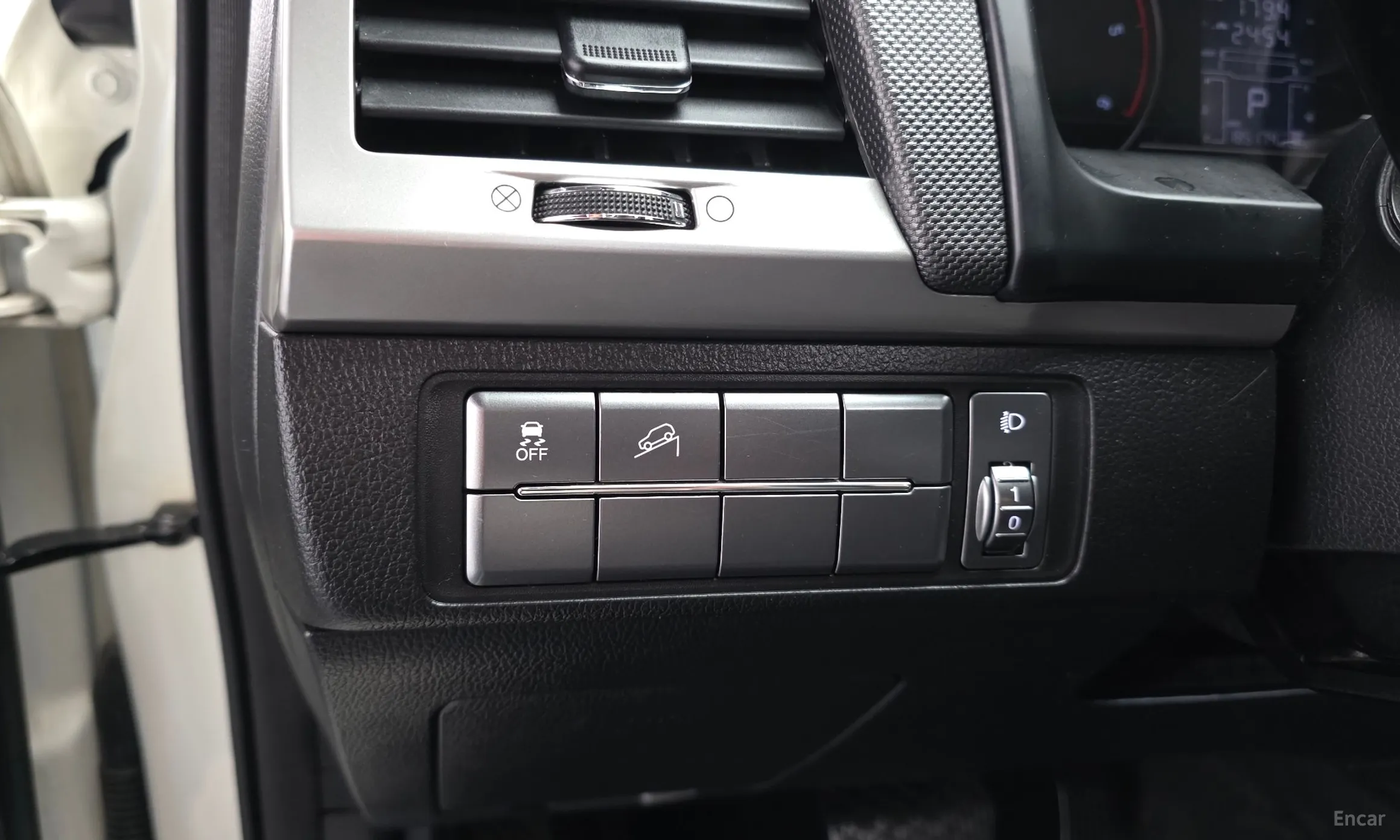 KG Mobility (SsangYong) Rexton Sports превью 14
