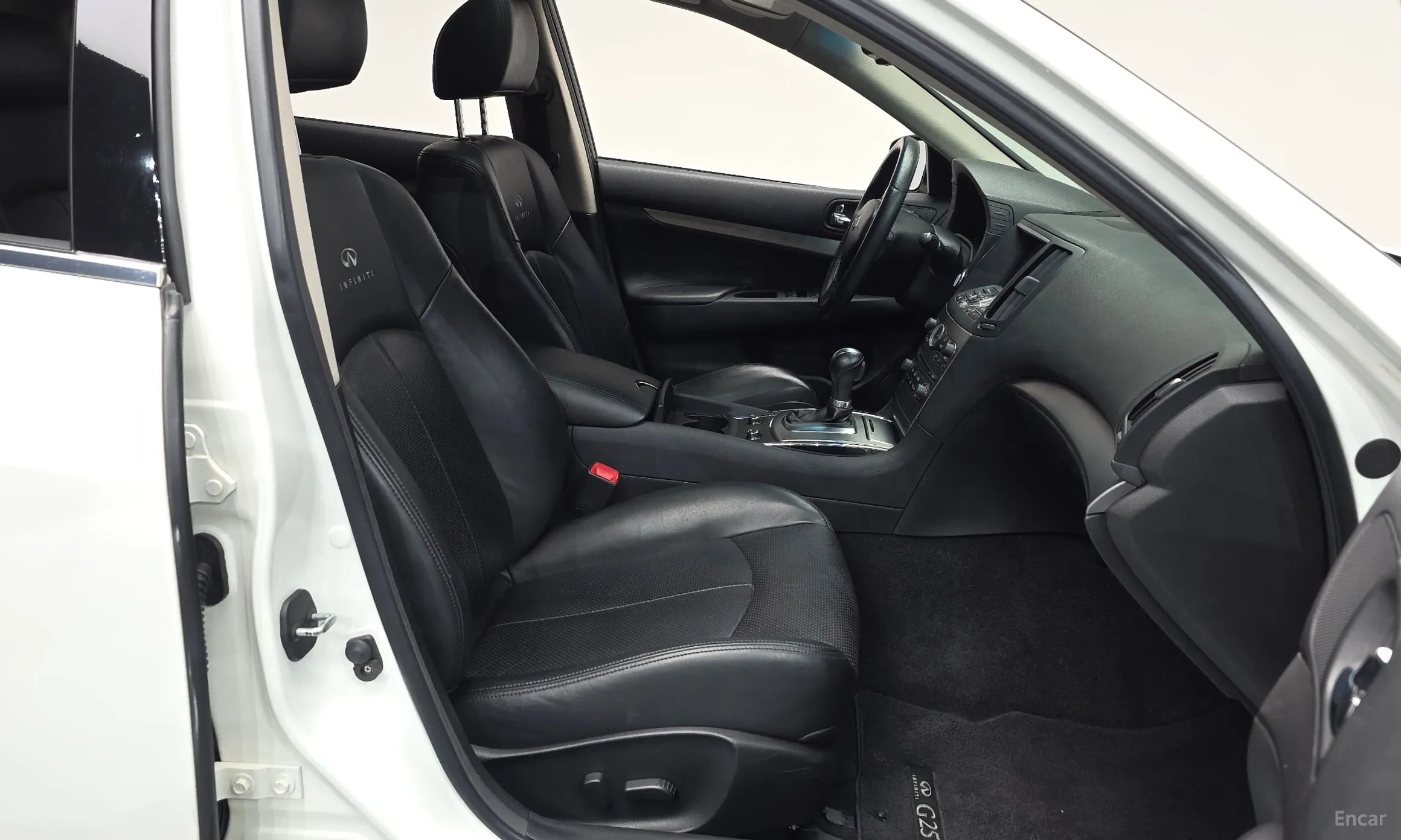 Infiniti G25 превью 10