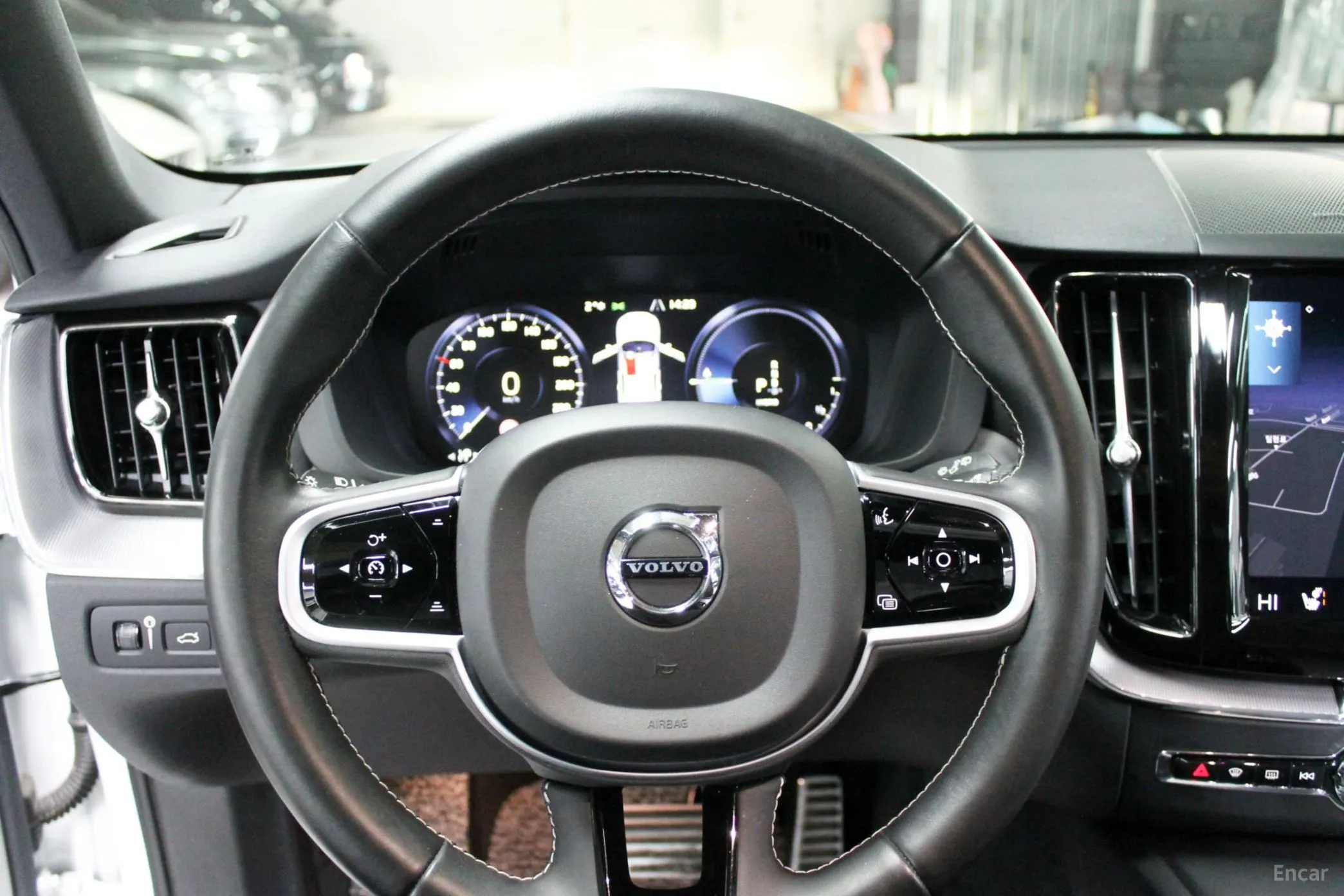 Volvo XC60 Gen 2 превью 13