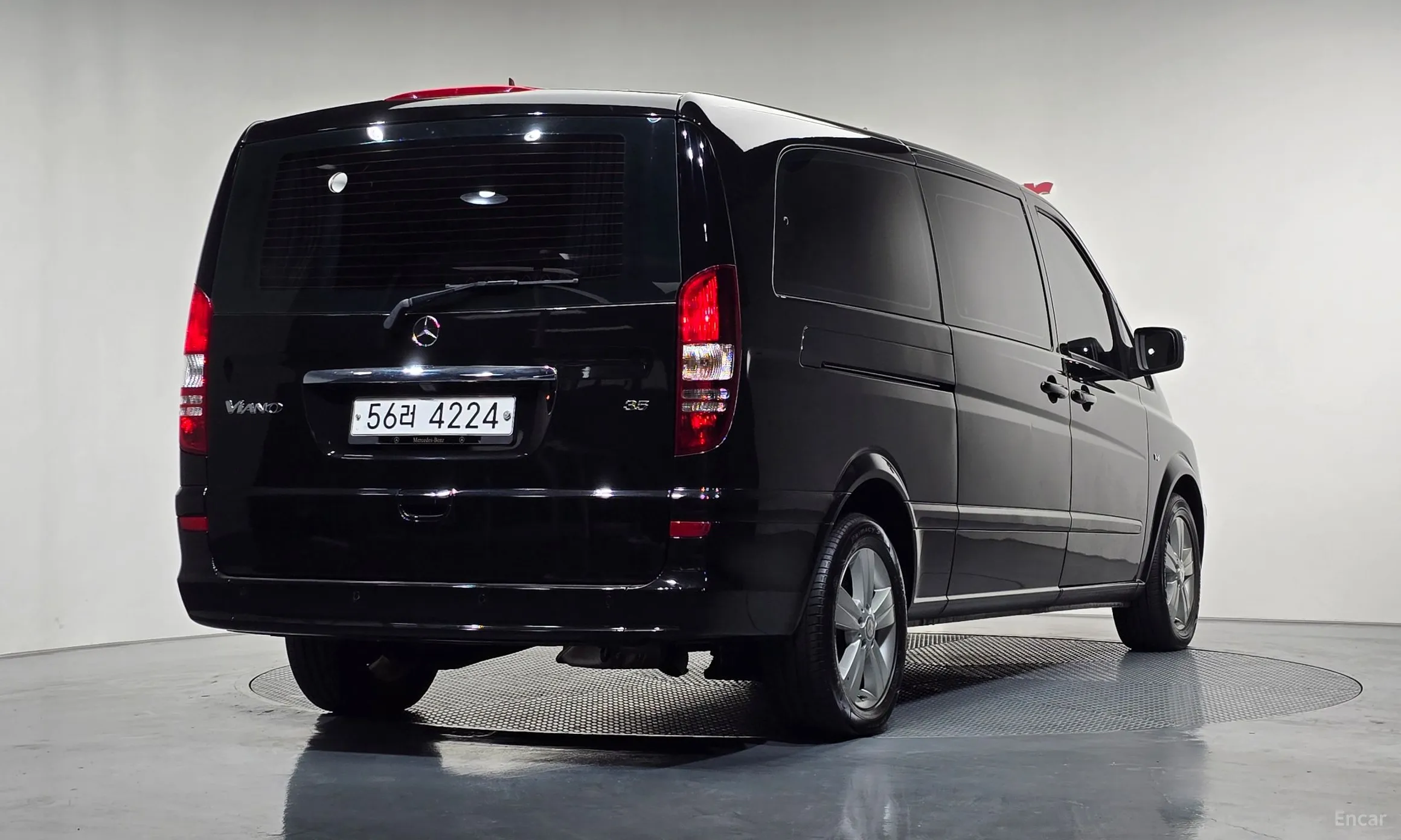 Mercedes Benz V-Class
