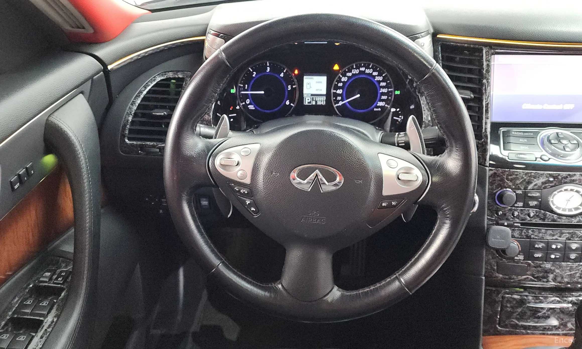 Infiniti FX30d превью 13