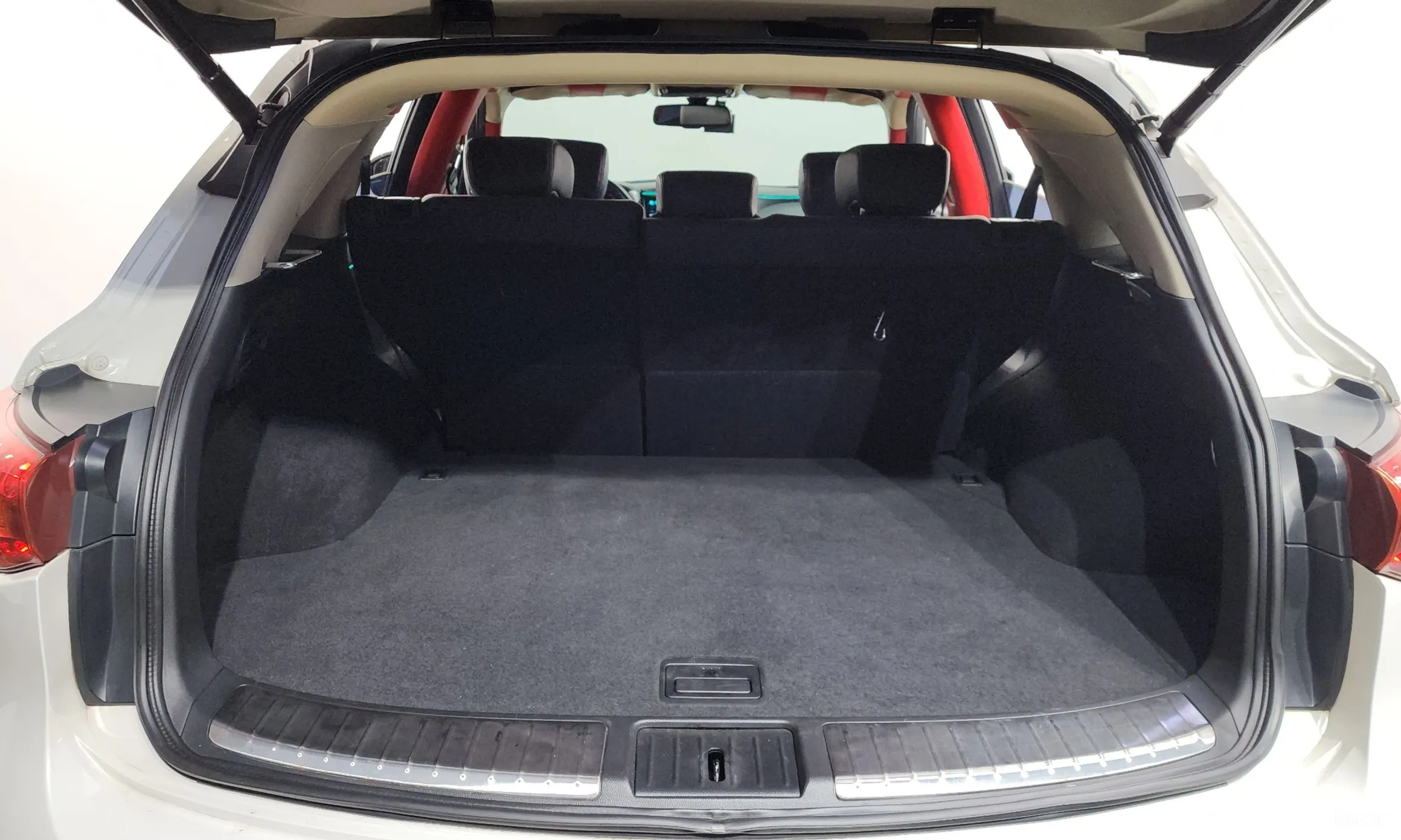Infiniti FX30d превью 20