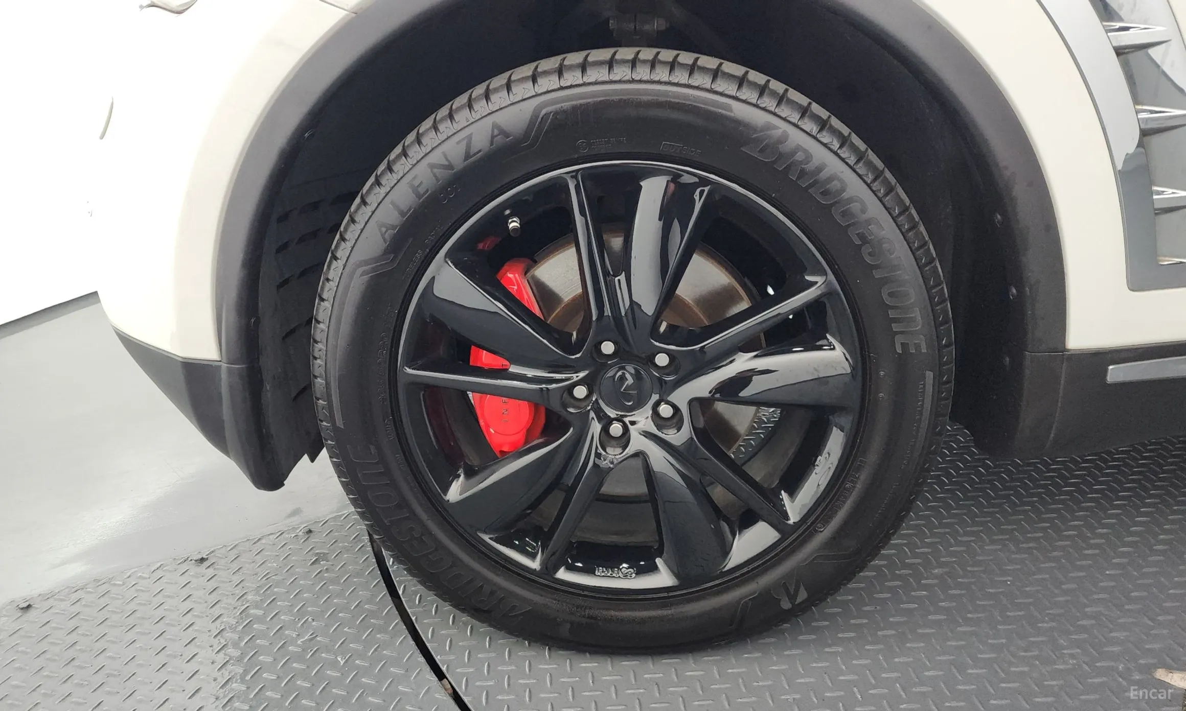 Infiniti FX30d превью 5