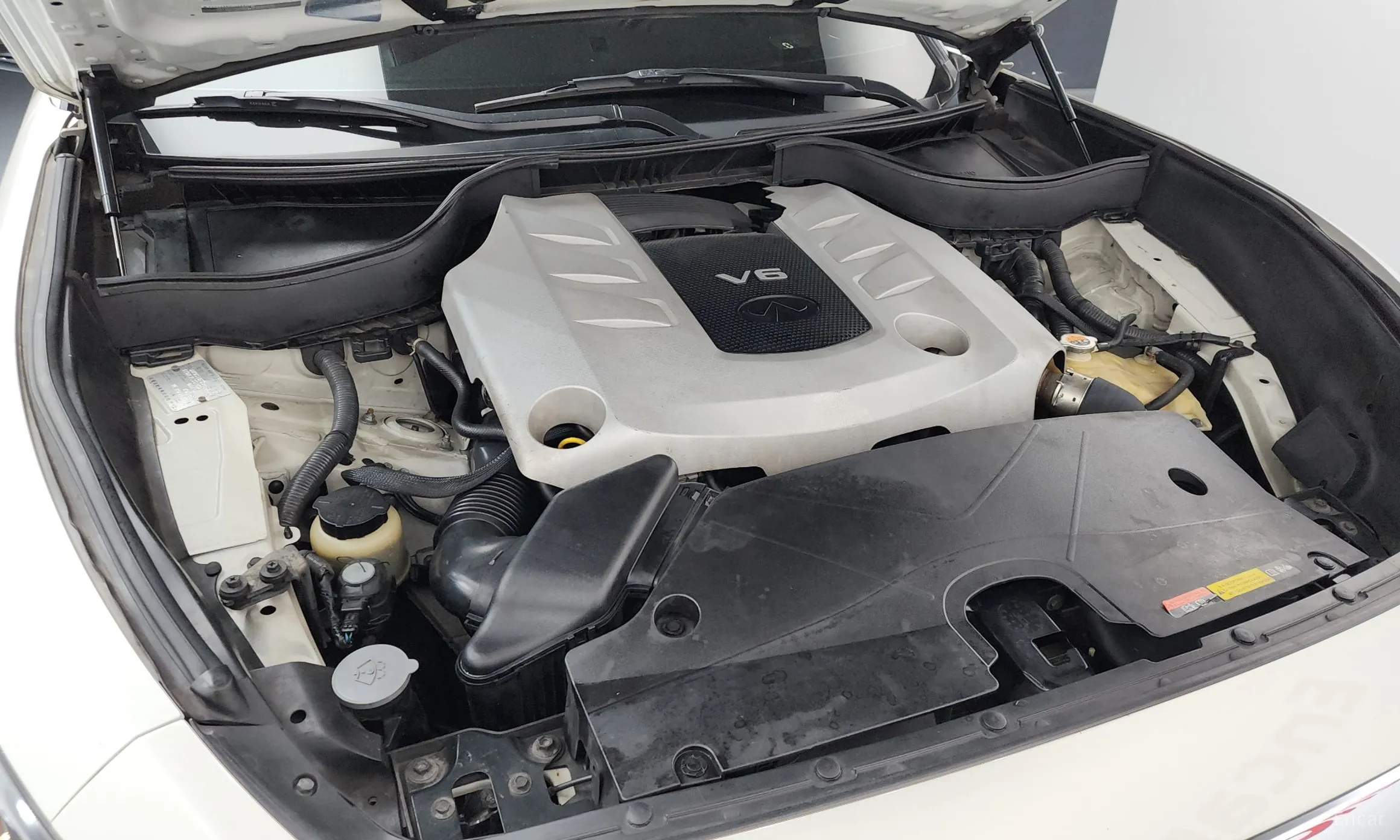 Infiniti FX30d превью 6
