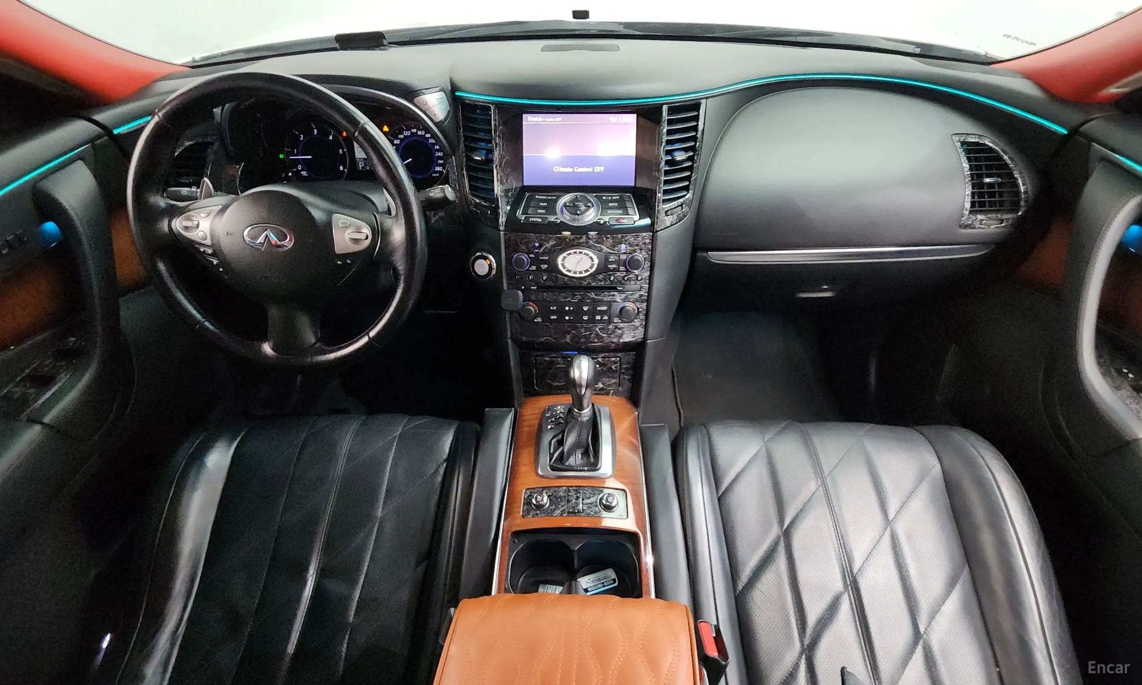Infiniti FX30d превью 7
