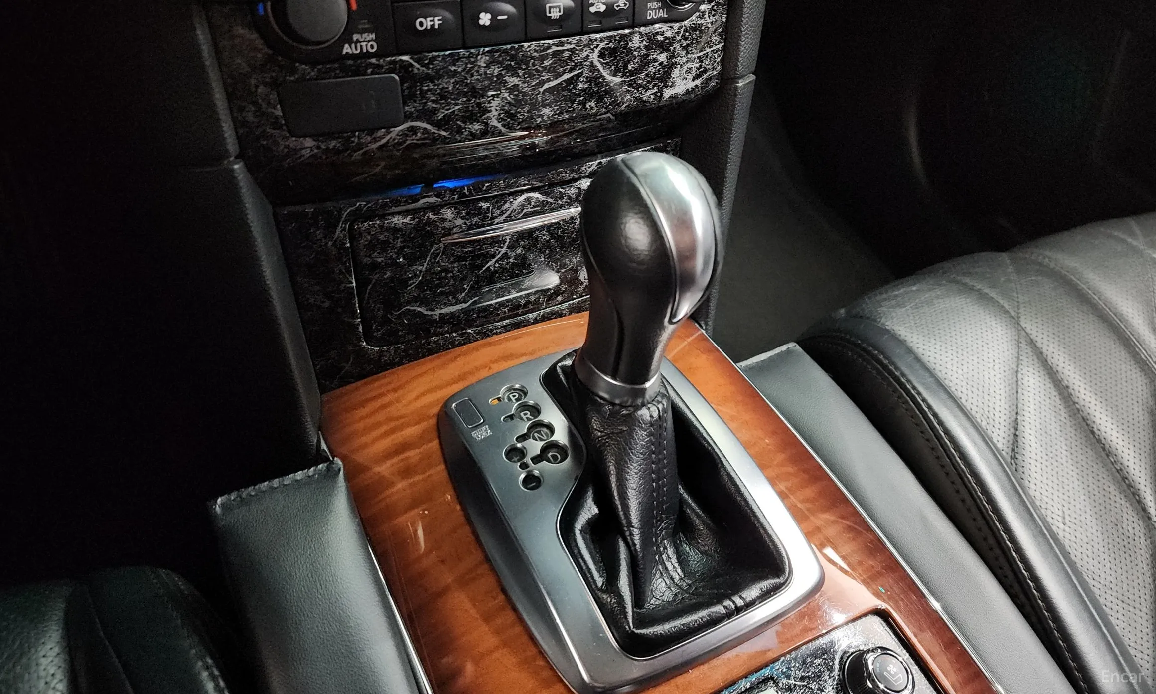 Infiniti FX30d превью 9