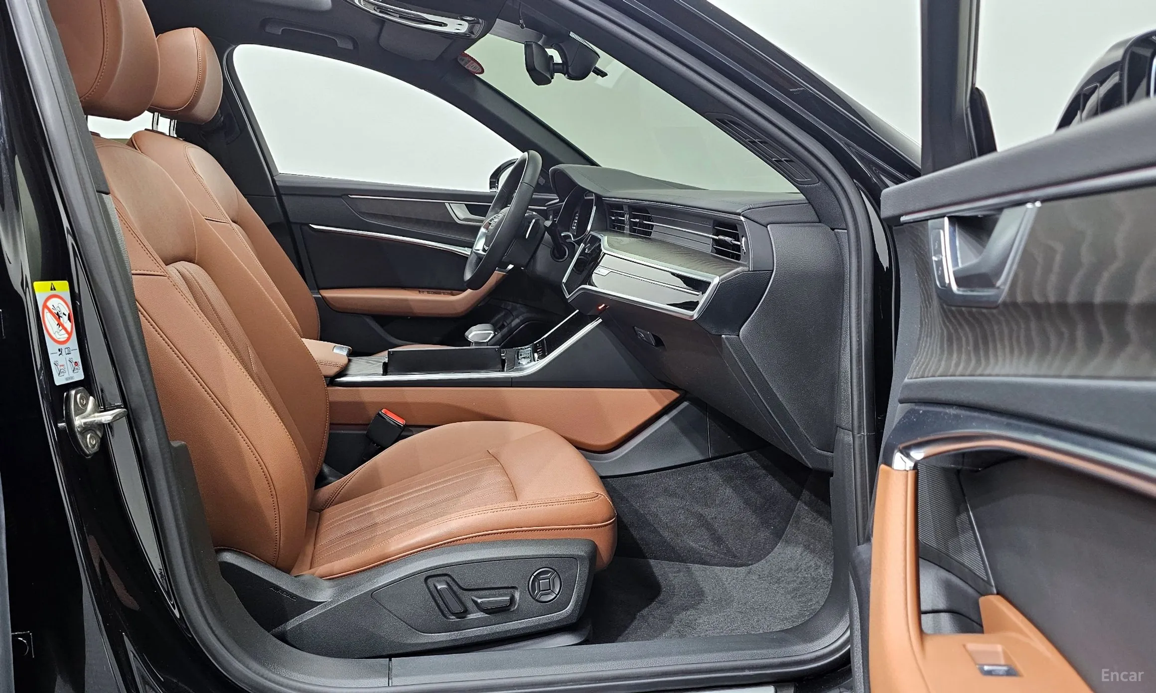 Audi A6 (C8) превью 11