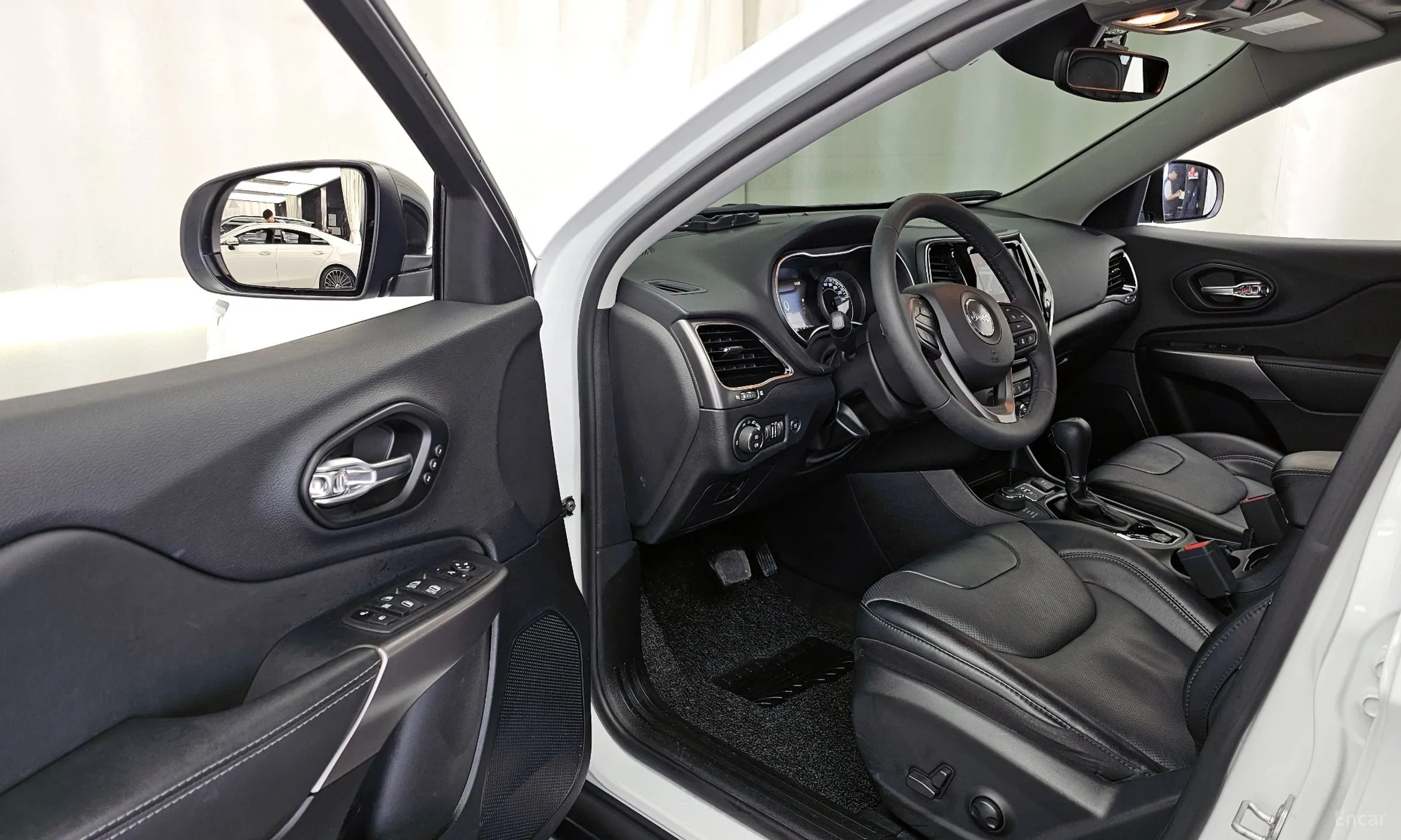 Jeep Cherokee (KL) превью 10
