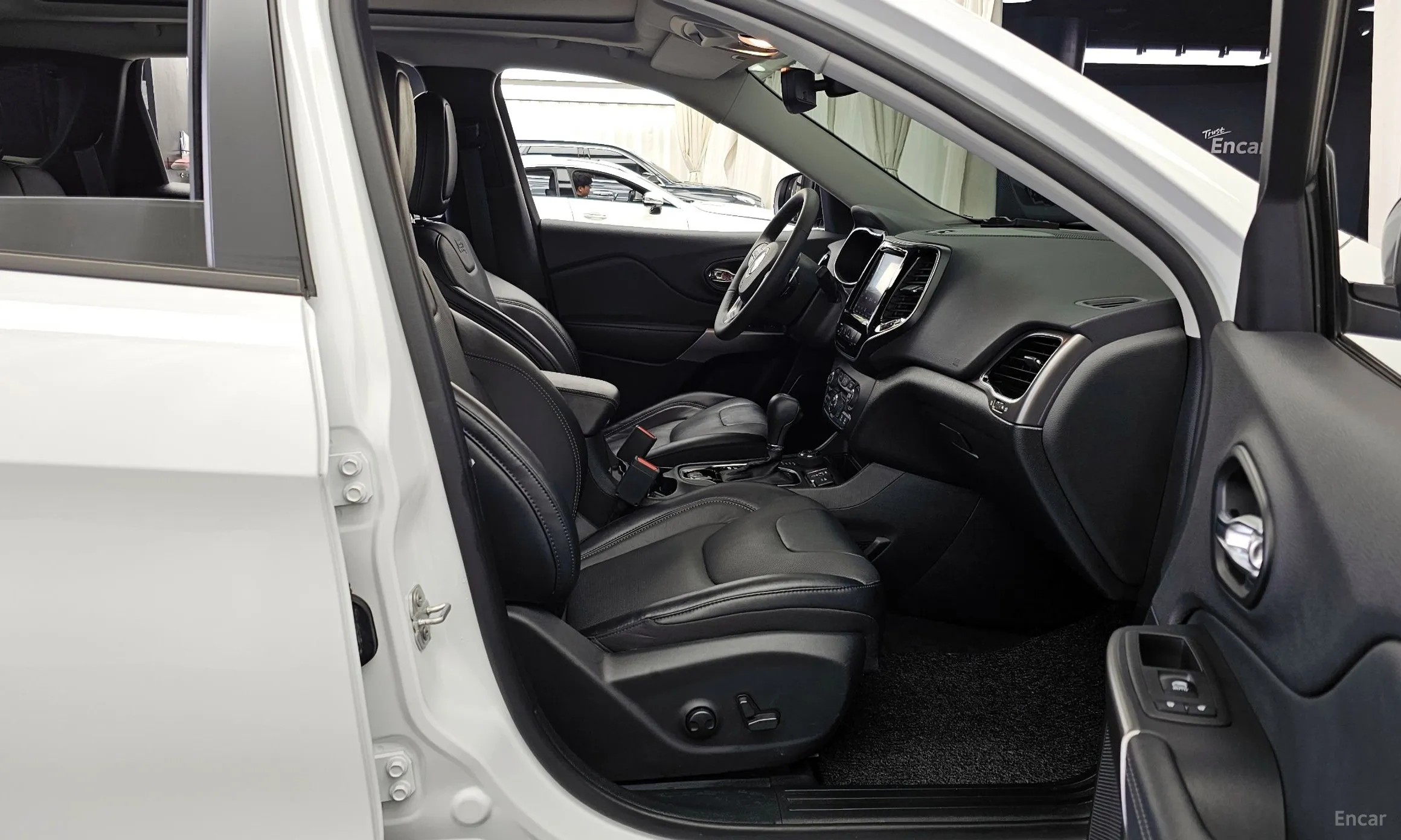 Jeep Cherokee (KL) превью 11