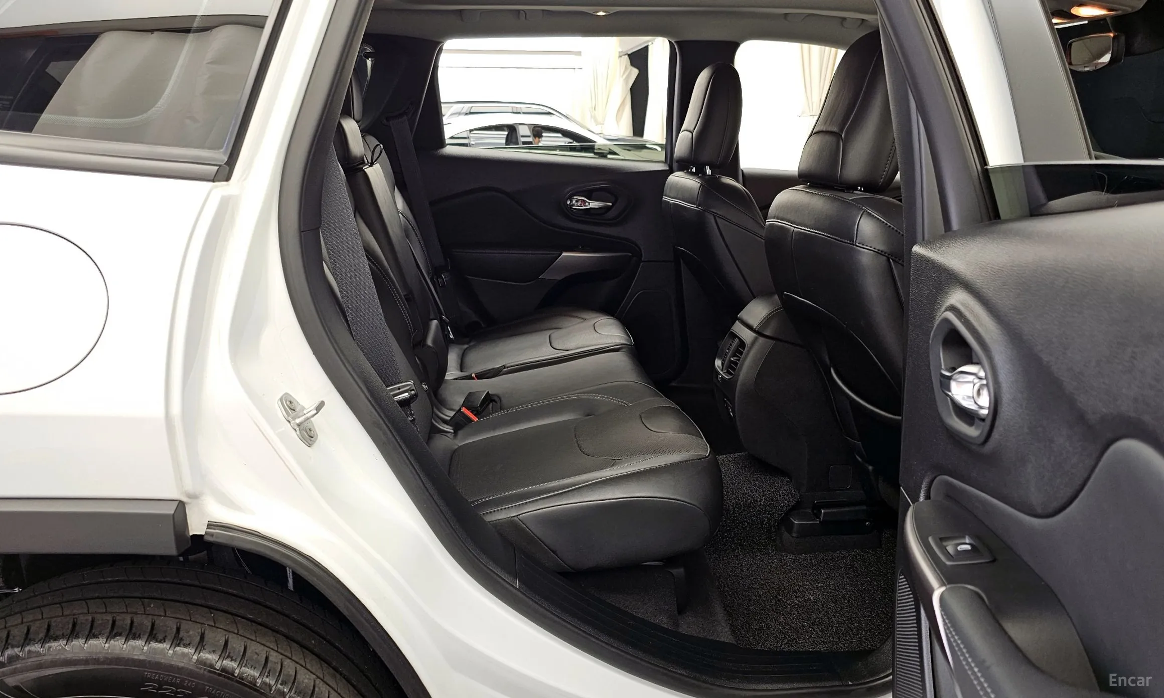 Jeep Cherokee (KL) превью 12