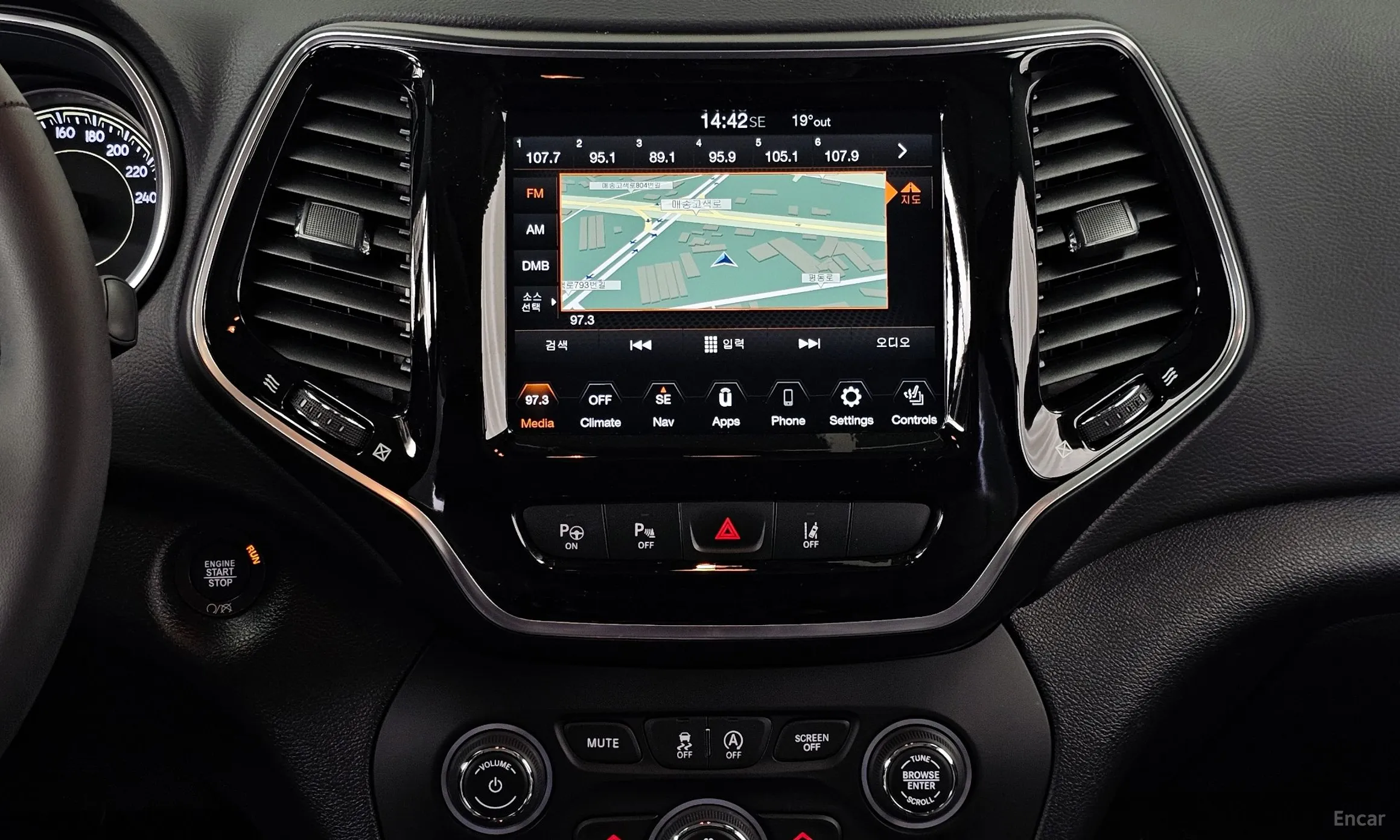 Jeep Cherokee (KL) превью 14