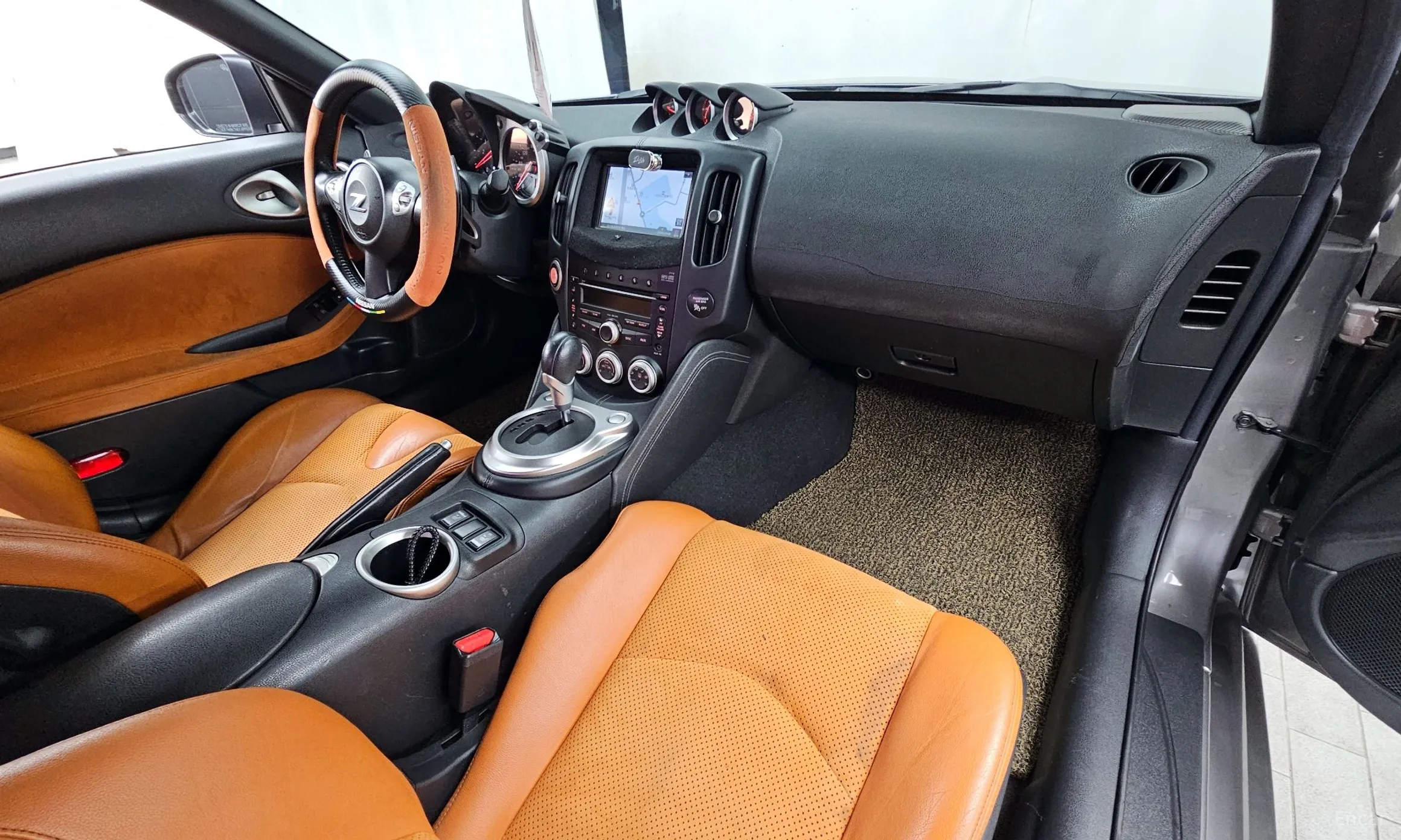 Nissan 370Z превью 7