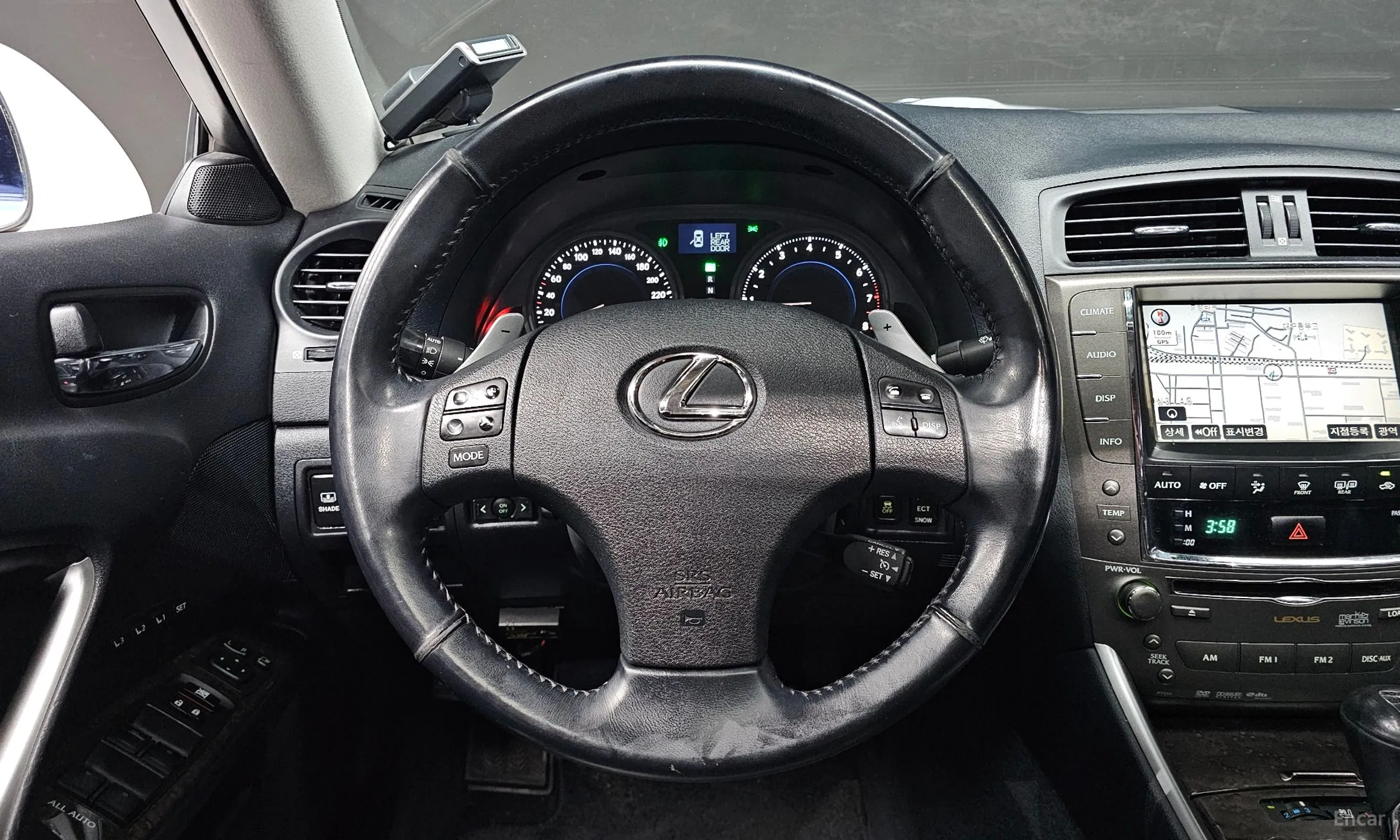 Lexus IS250 превью 13