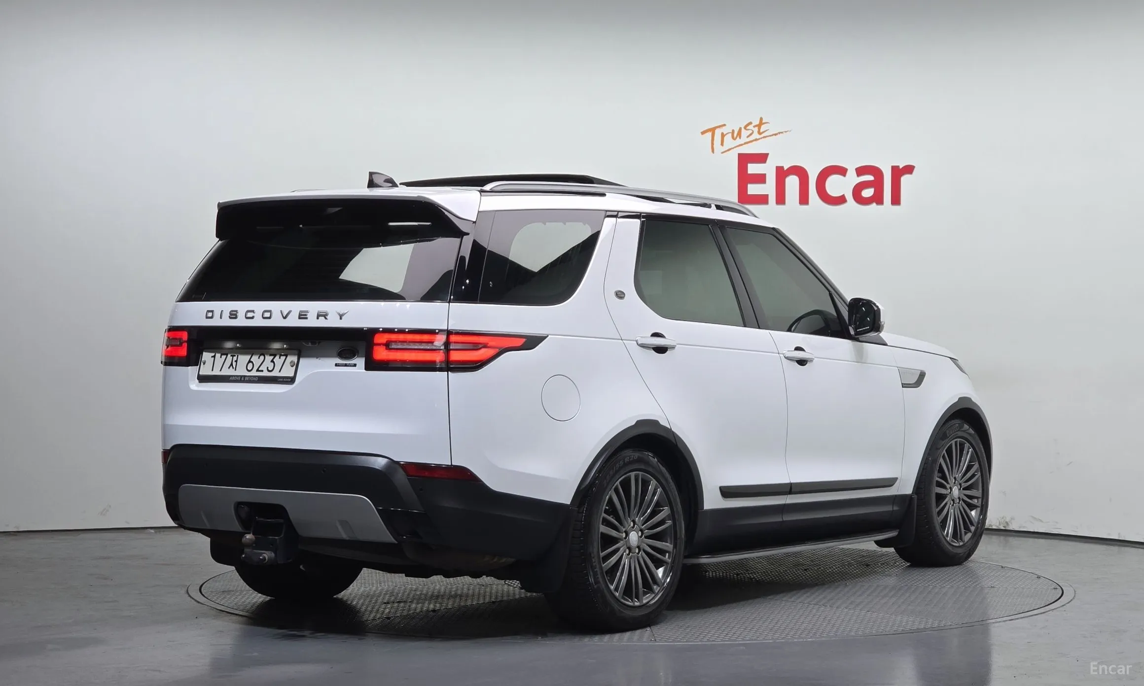 Land Rover Discovery 5 превью 2