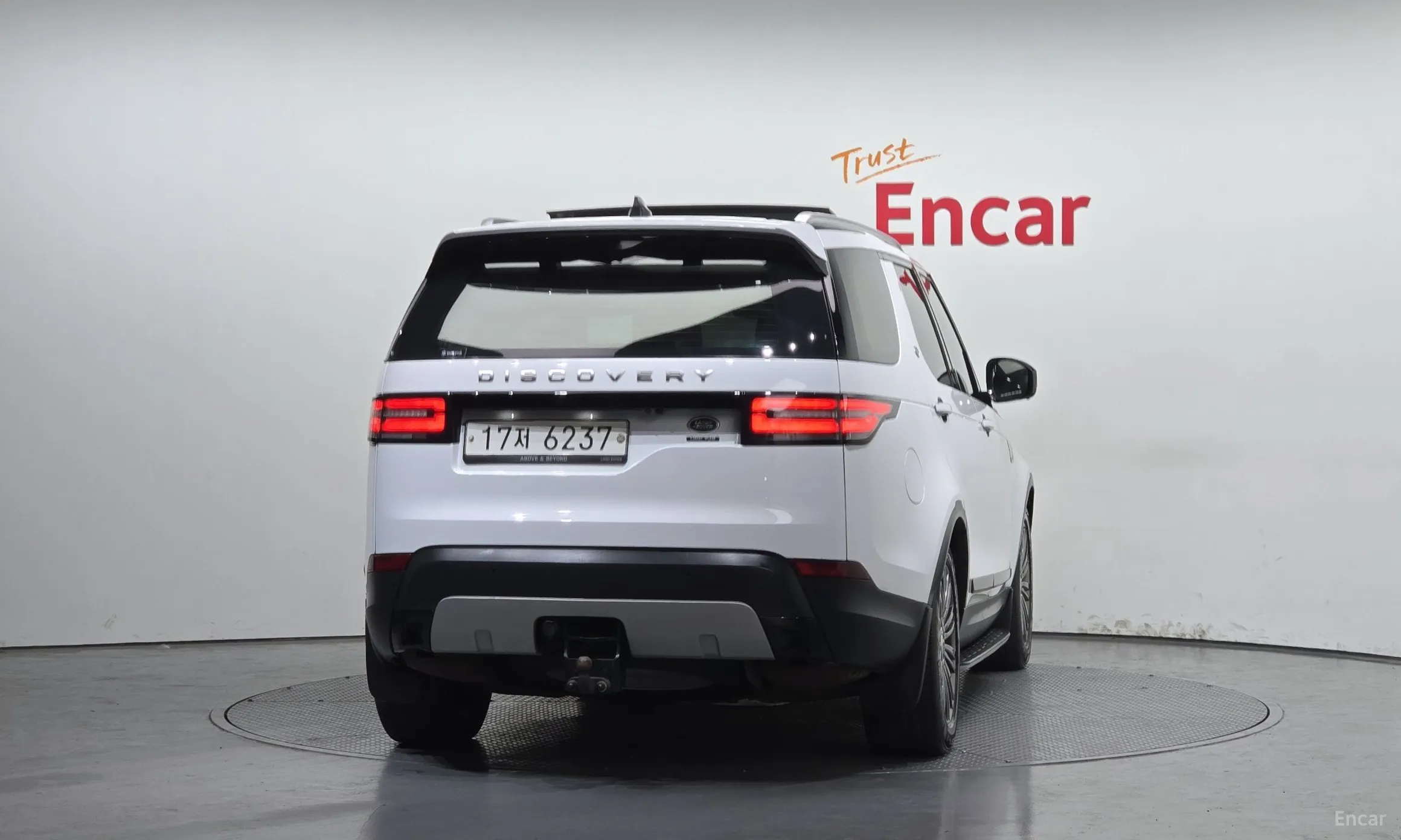 Land Rover Discovery 5 превью 4