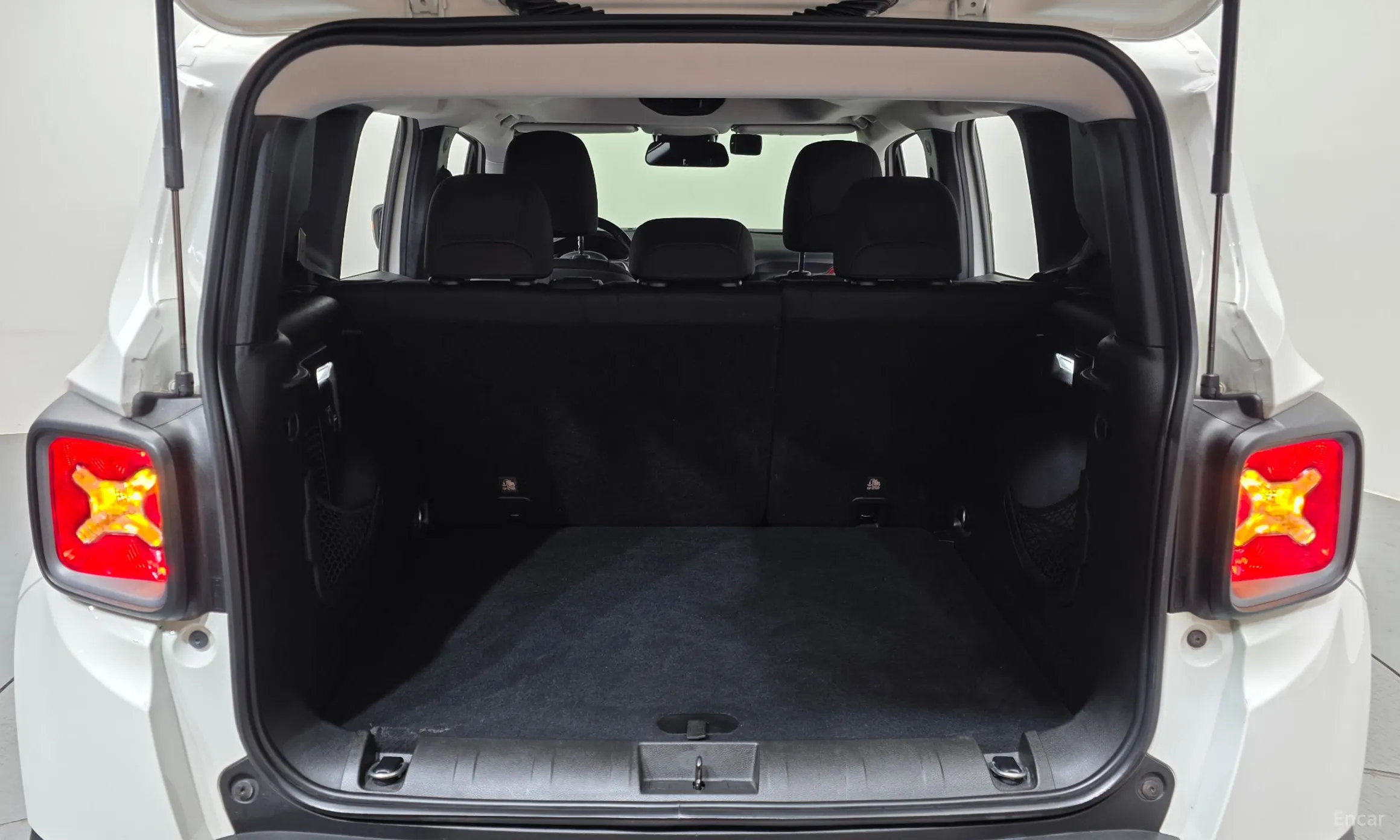 Jeep Renegade превью 20