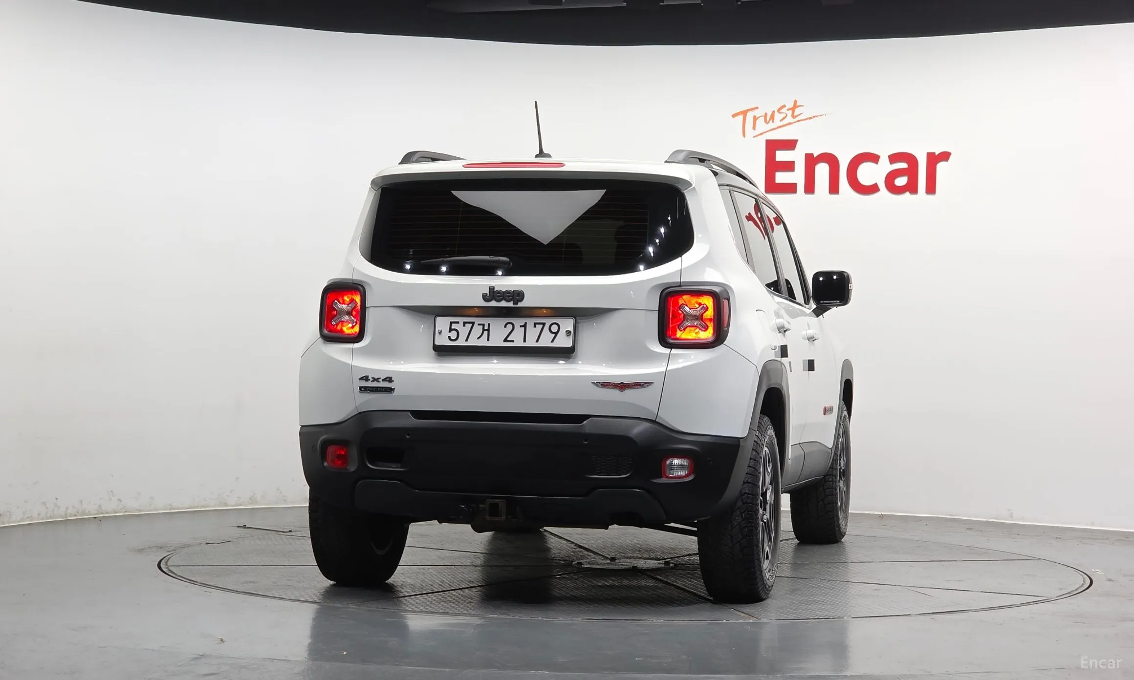 Jeep Renegade превью 4