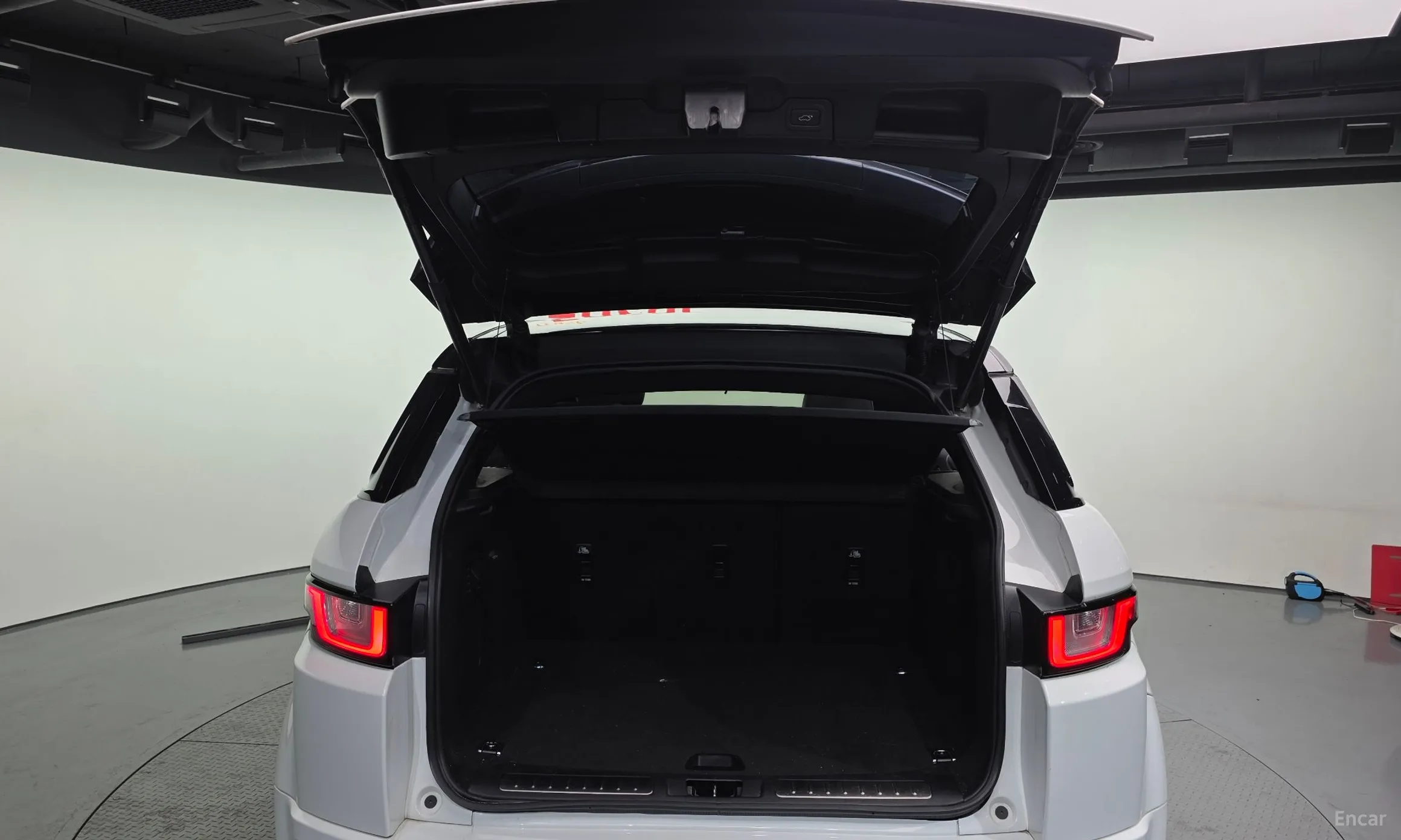 Land Rover Range Rover Evoque превью 20
